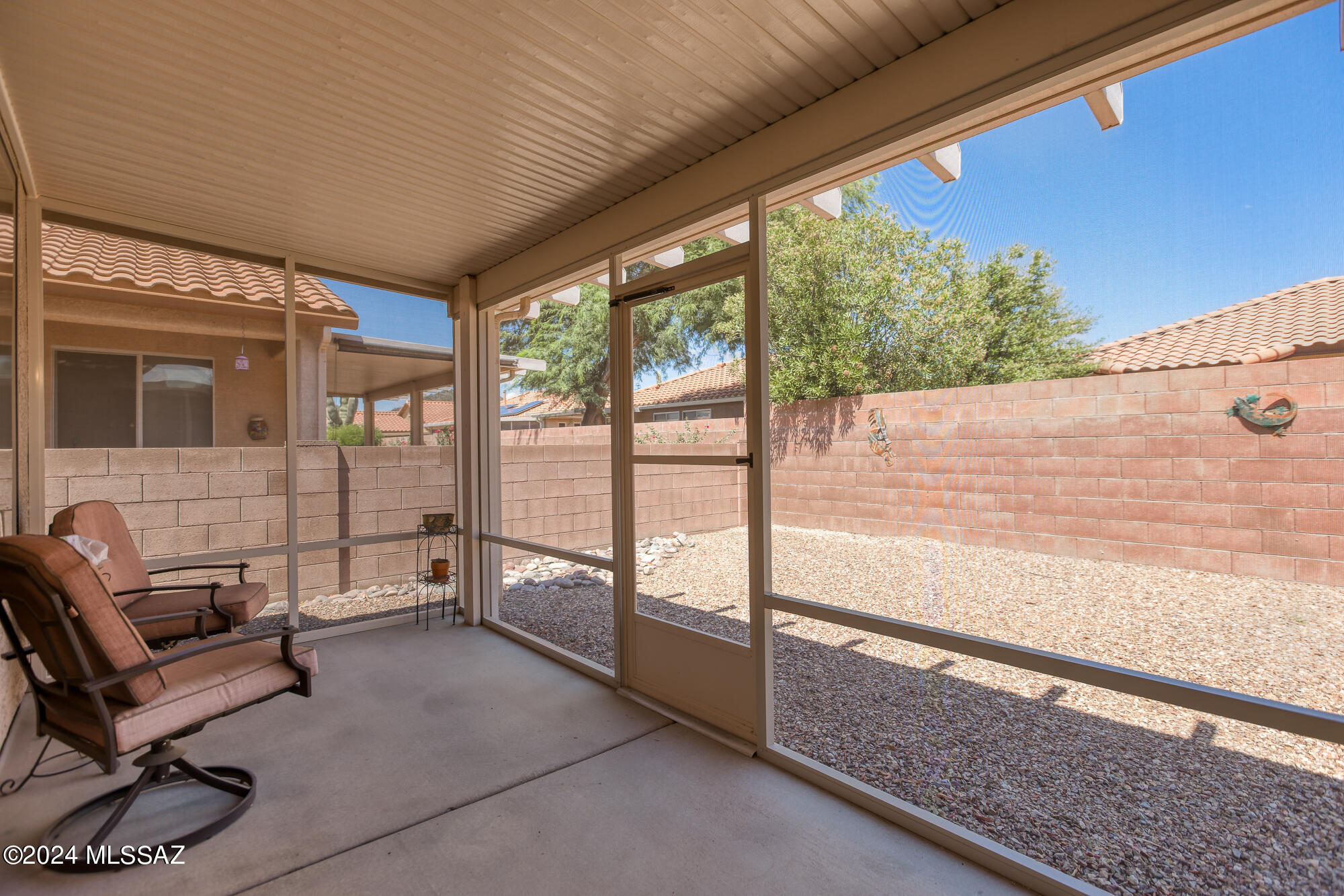 9513 N Twinkling Shadows Way