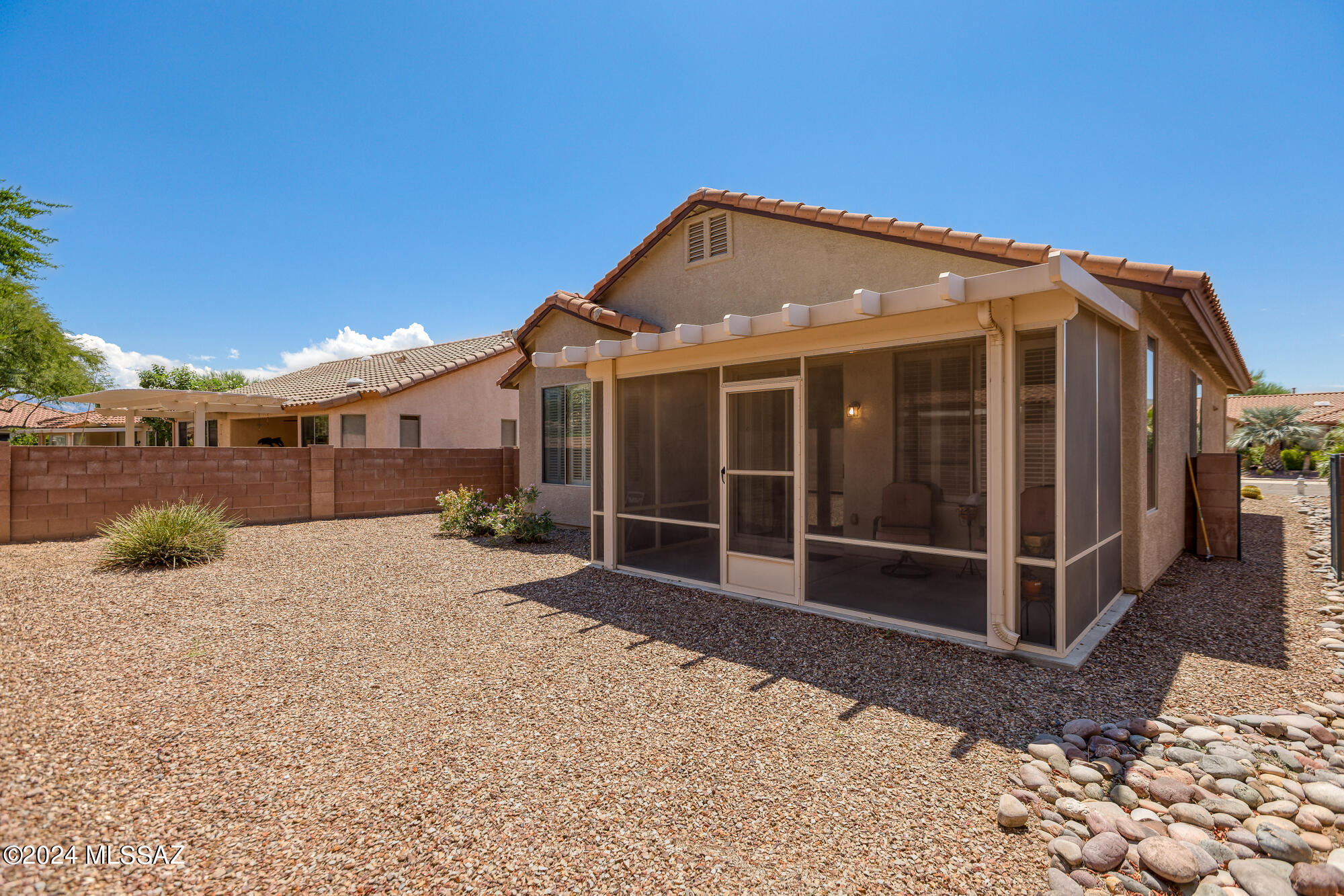 9513 N Twinkling Shadows Way