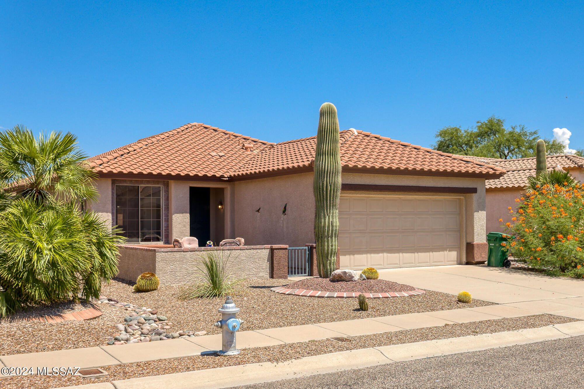 9513 N Twinkling Shadows Way
