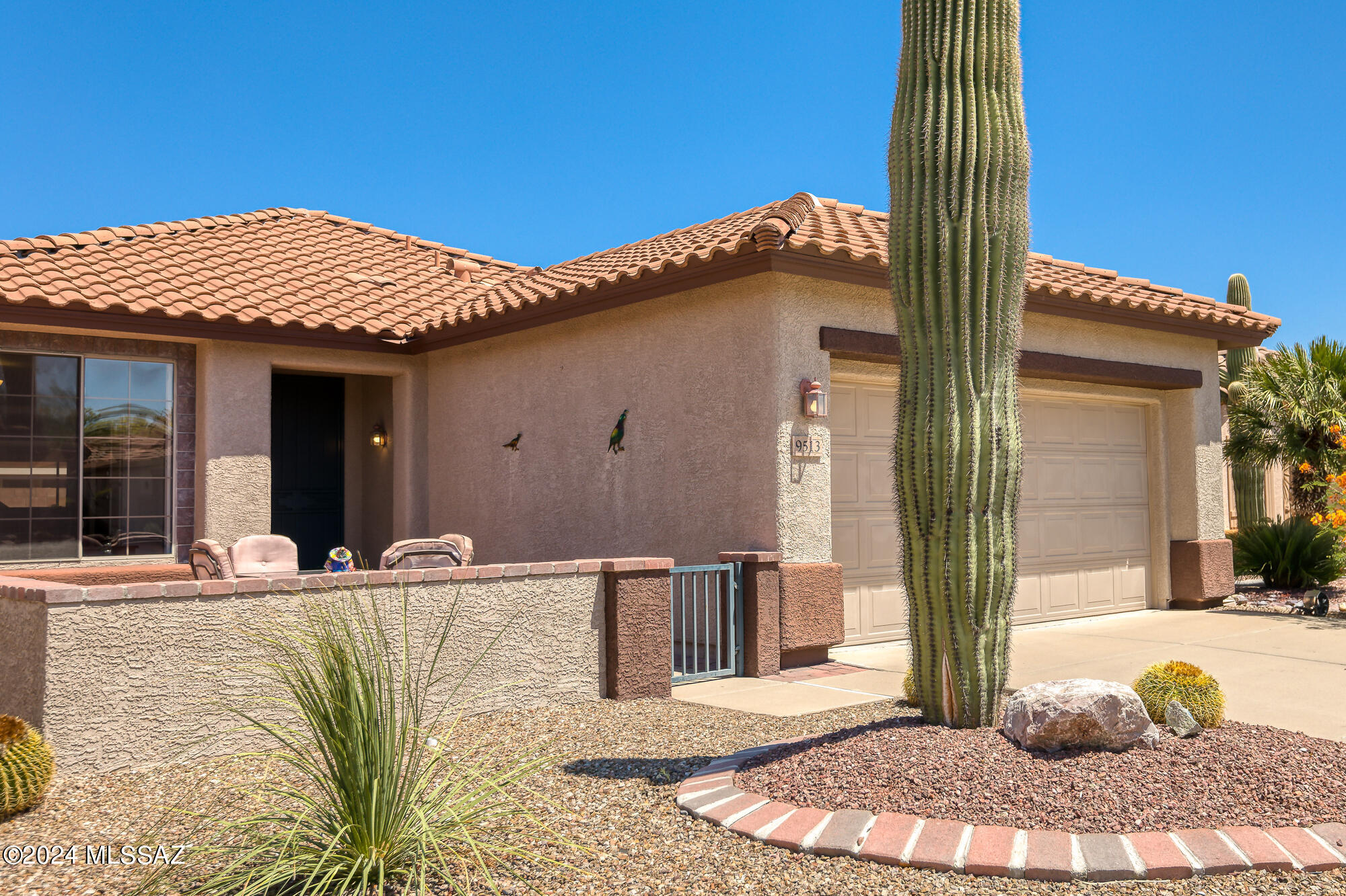 9513 N Twinkling Shadows Way