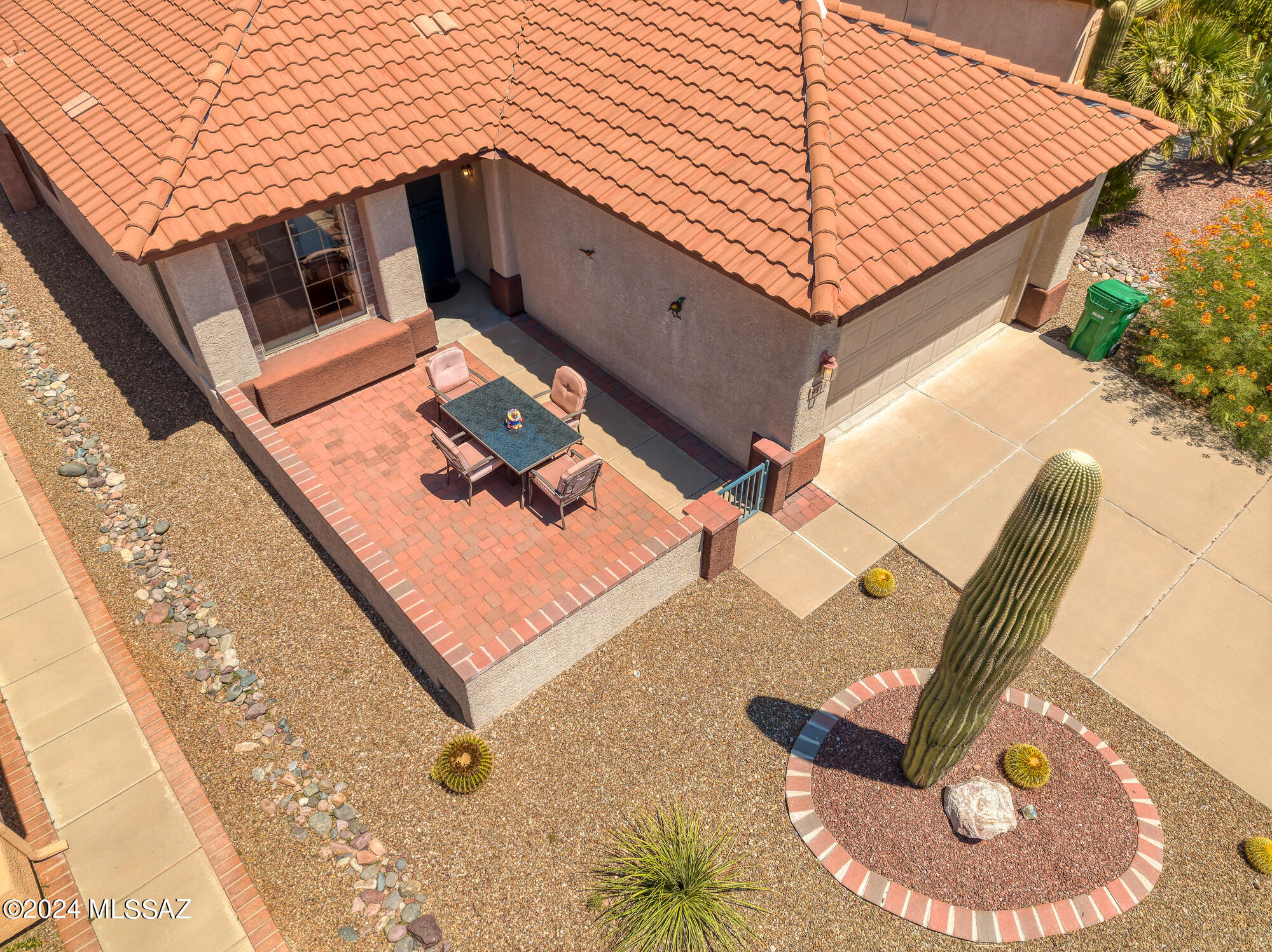 9513 N Twinkling Shadows Way