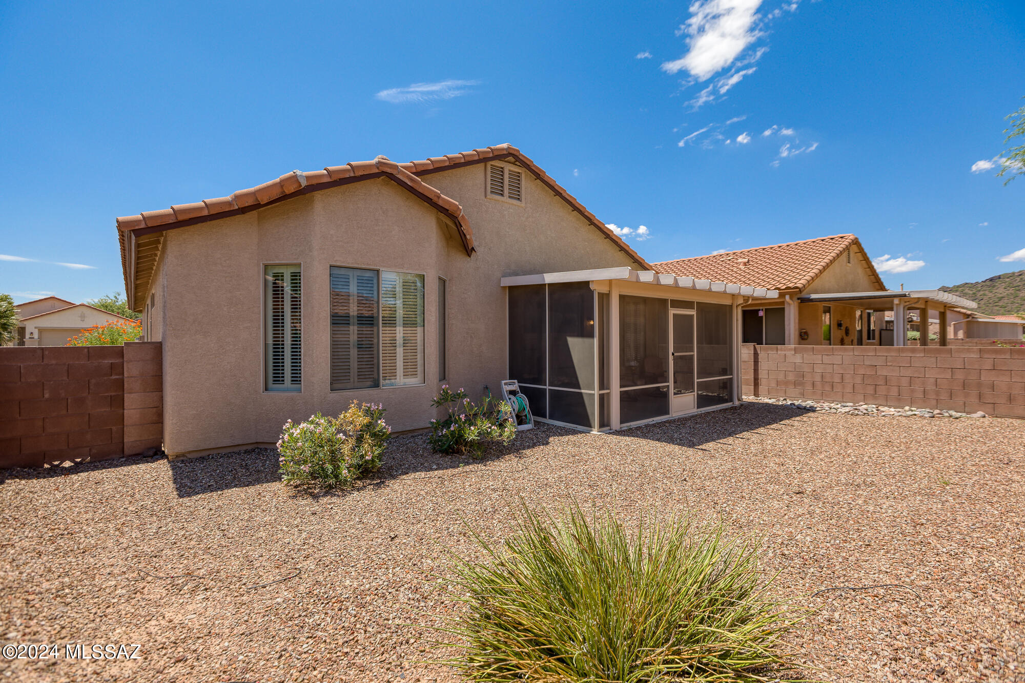 9513 N Twinkling Shadows Way
