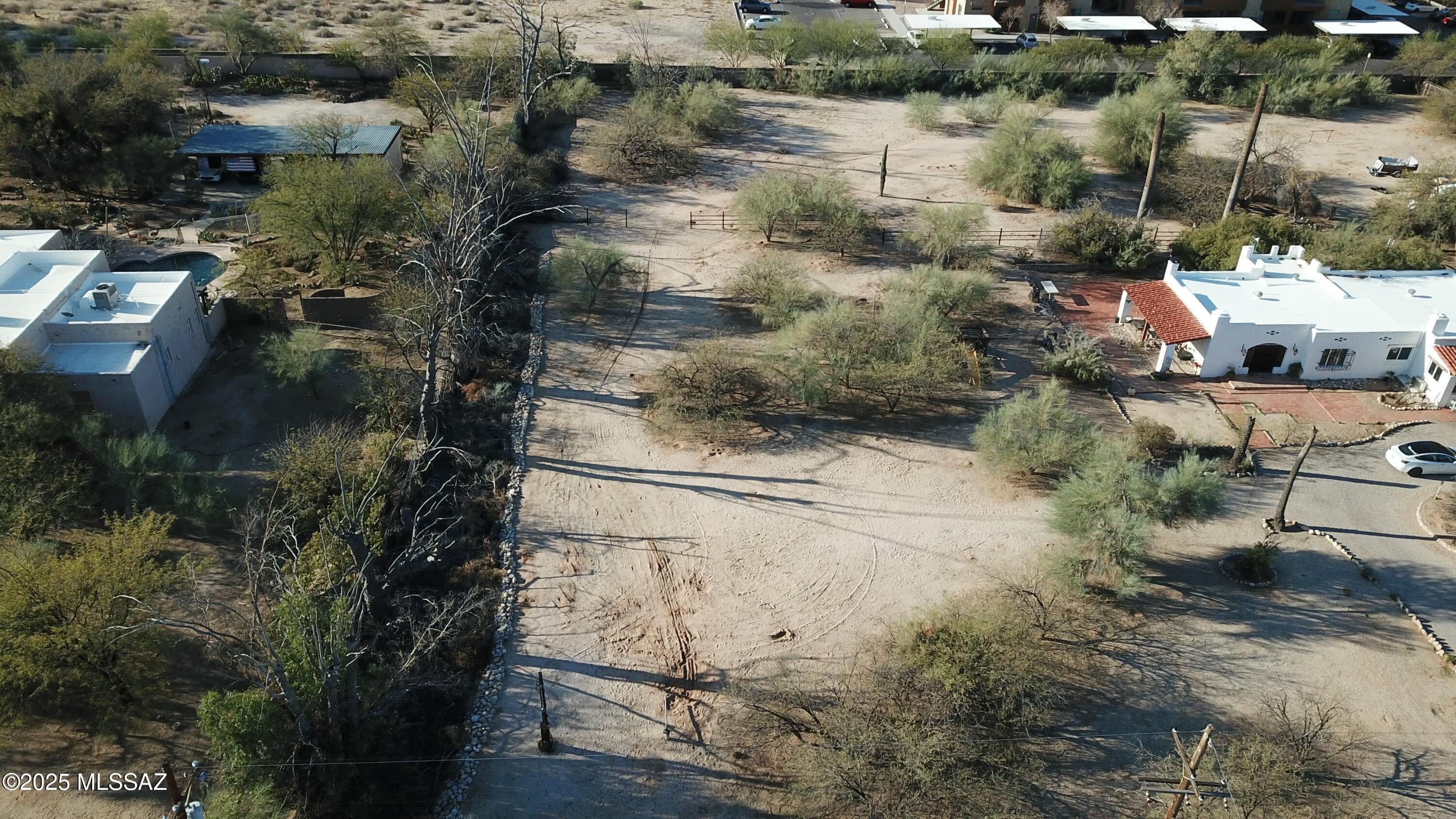 00 W Los Altos Road