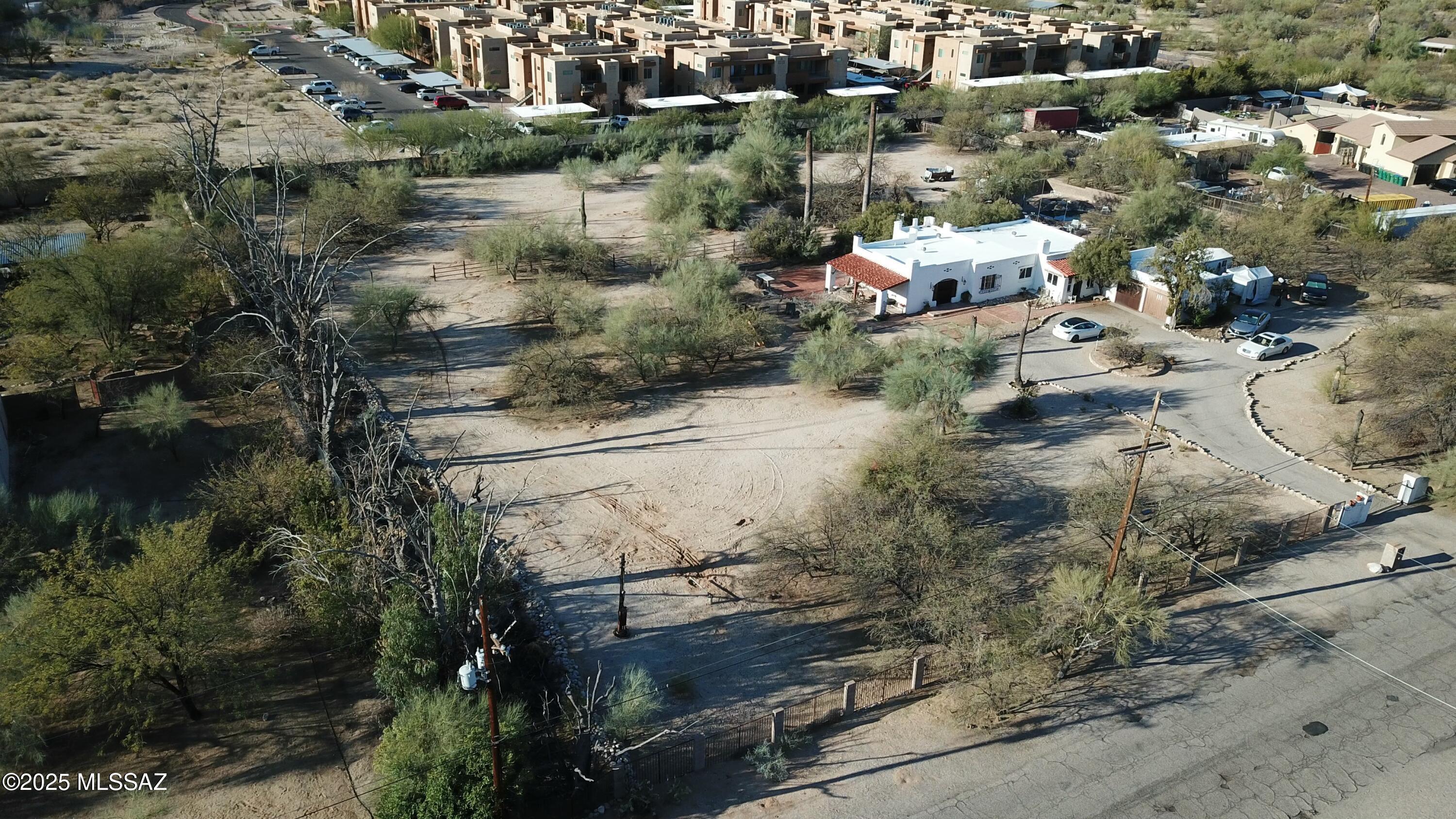 00 W Los Altos Road