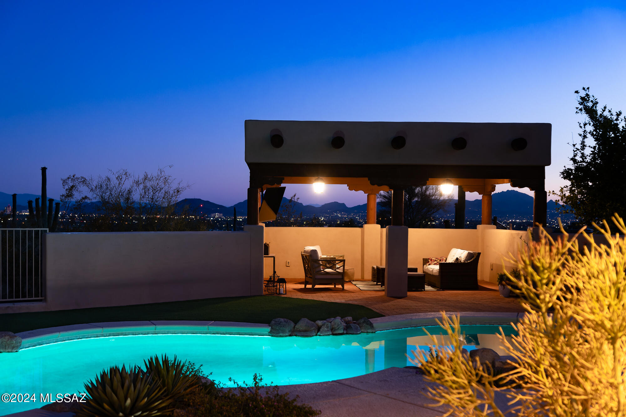 3530 E Calle Puerta De Acero