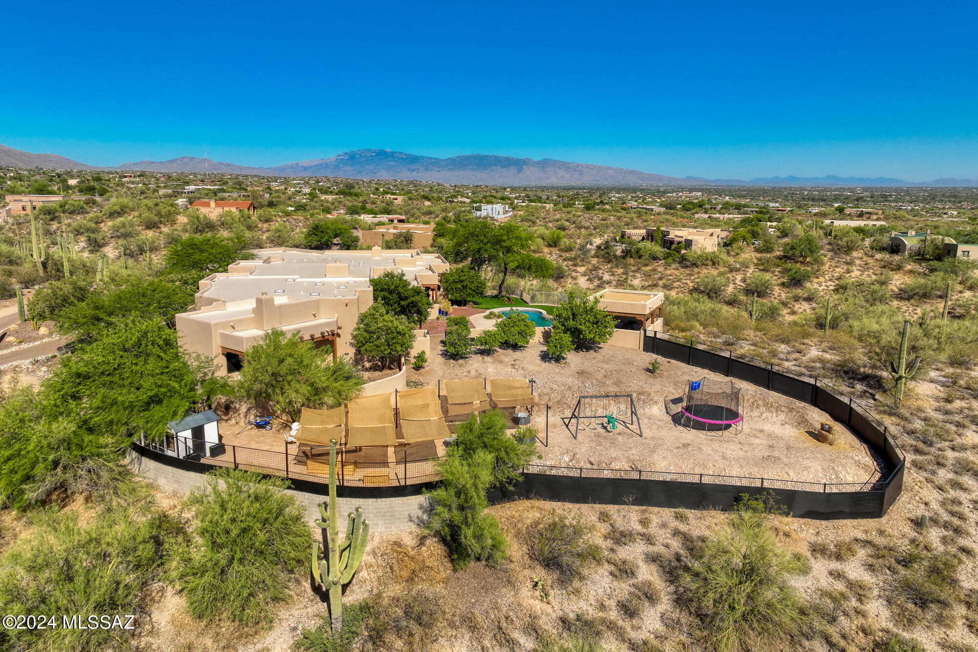 3530 E Calle Puerta De Acero