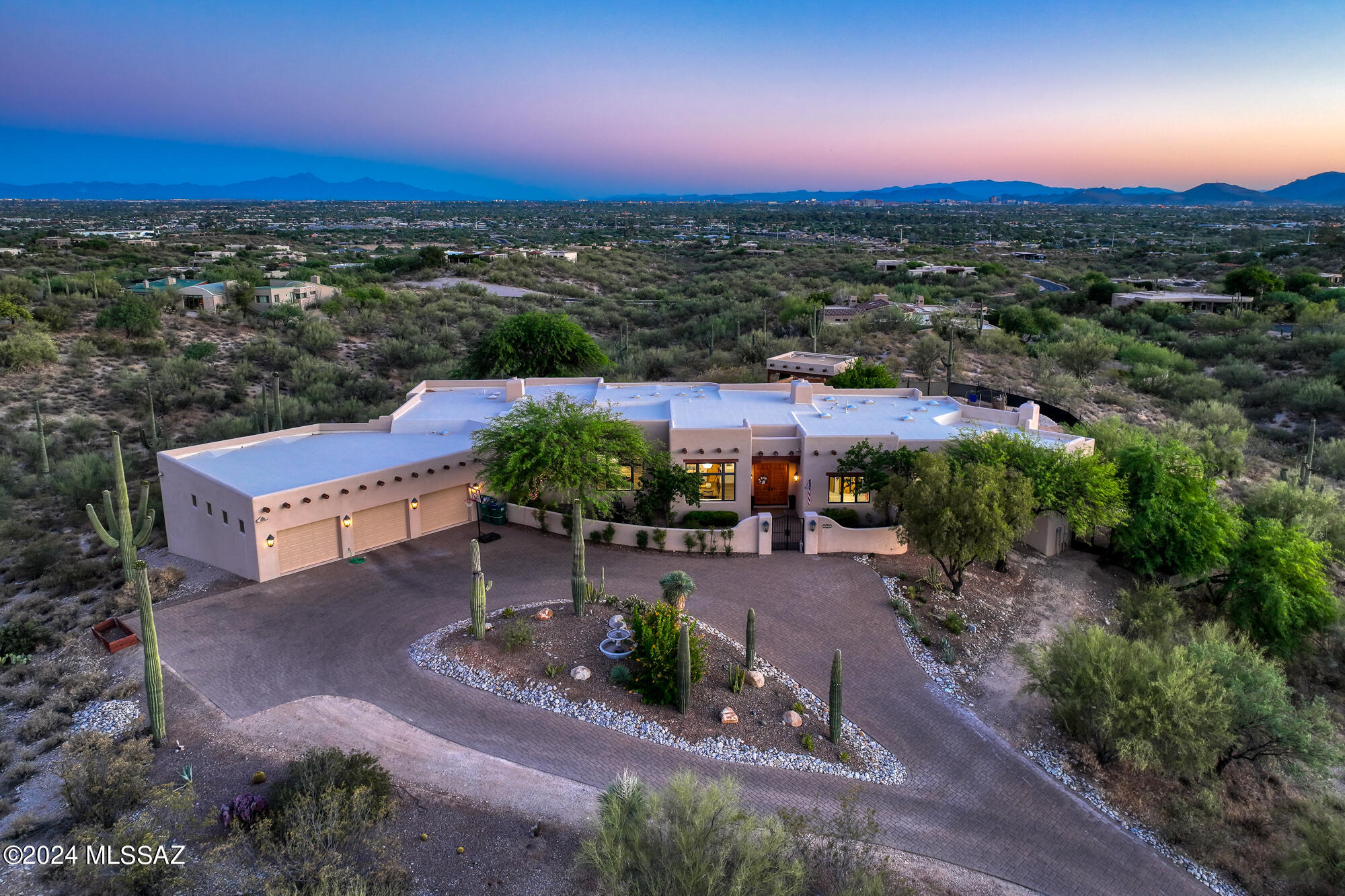 3530 E Calle Puerta De Acero