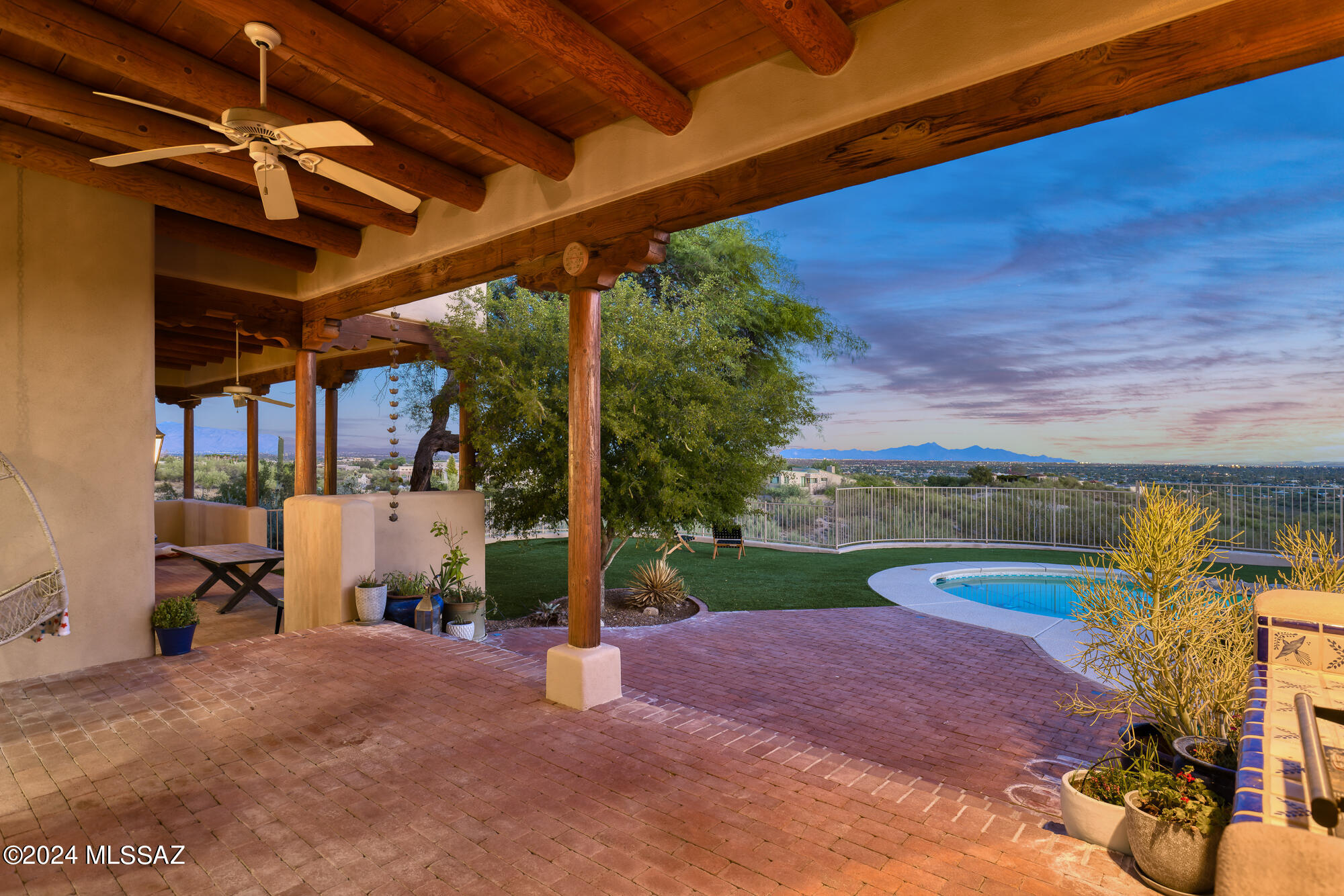 3530 E Calle Puerta De Acero