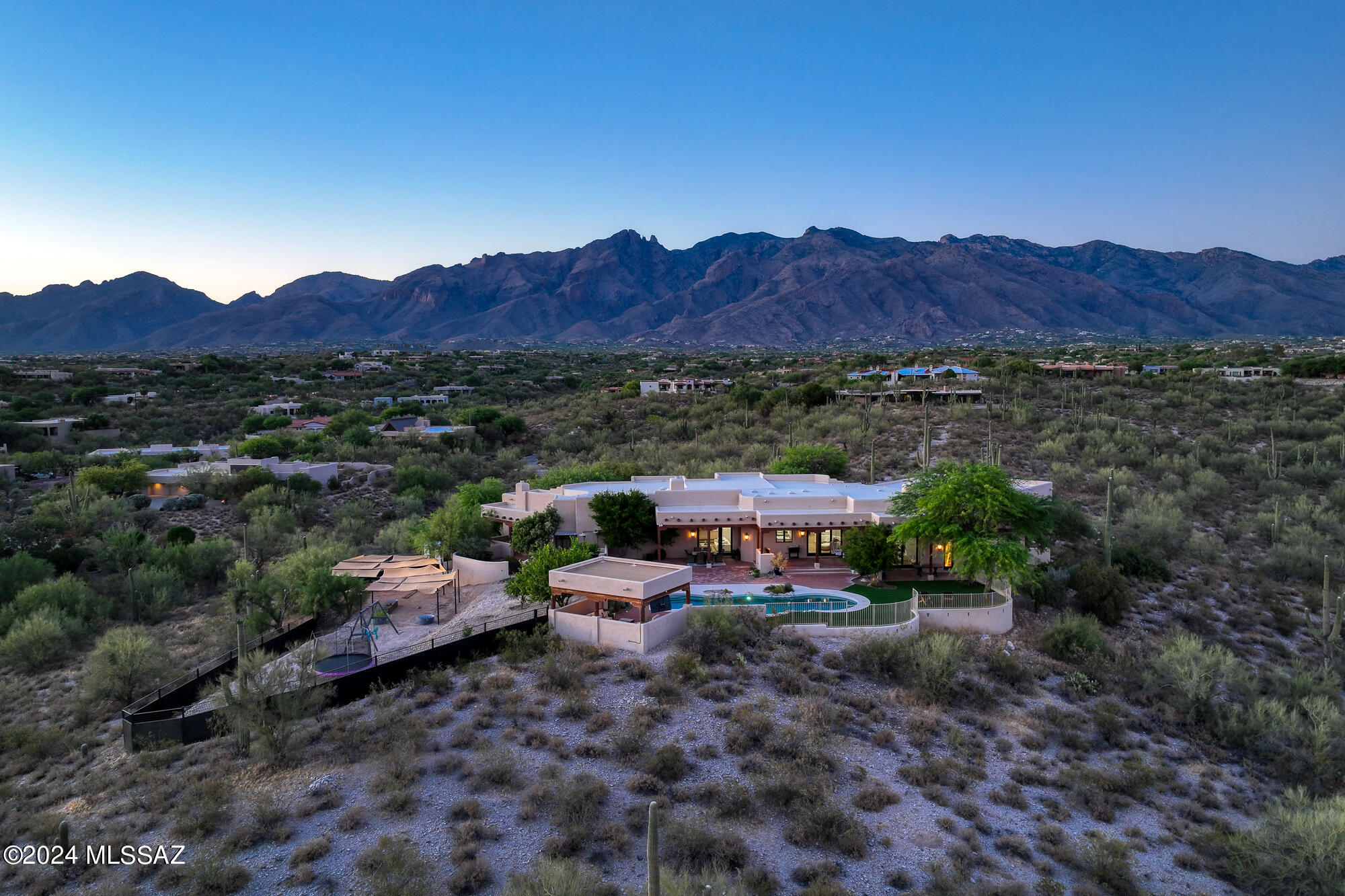 3530 E Calle Puerta De Acero