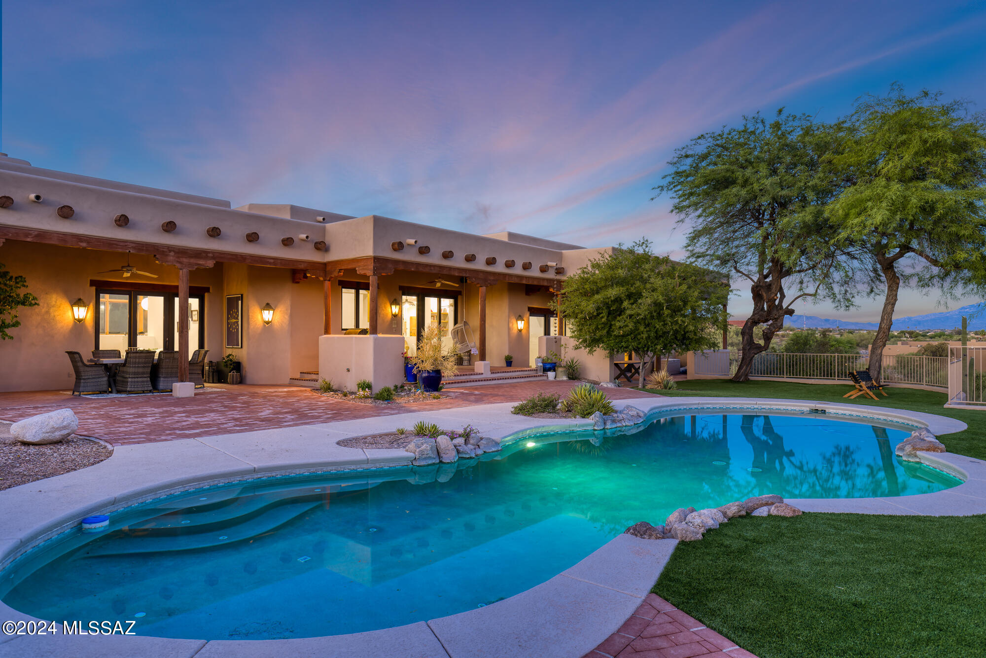 3530 E Calle Puerta De Acero