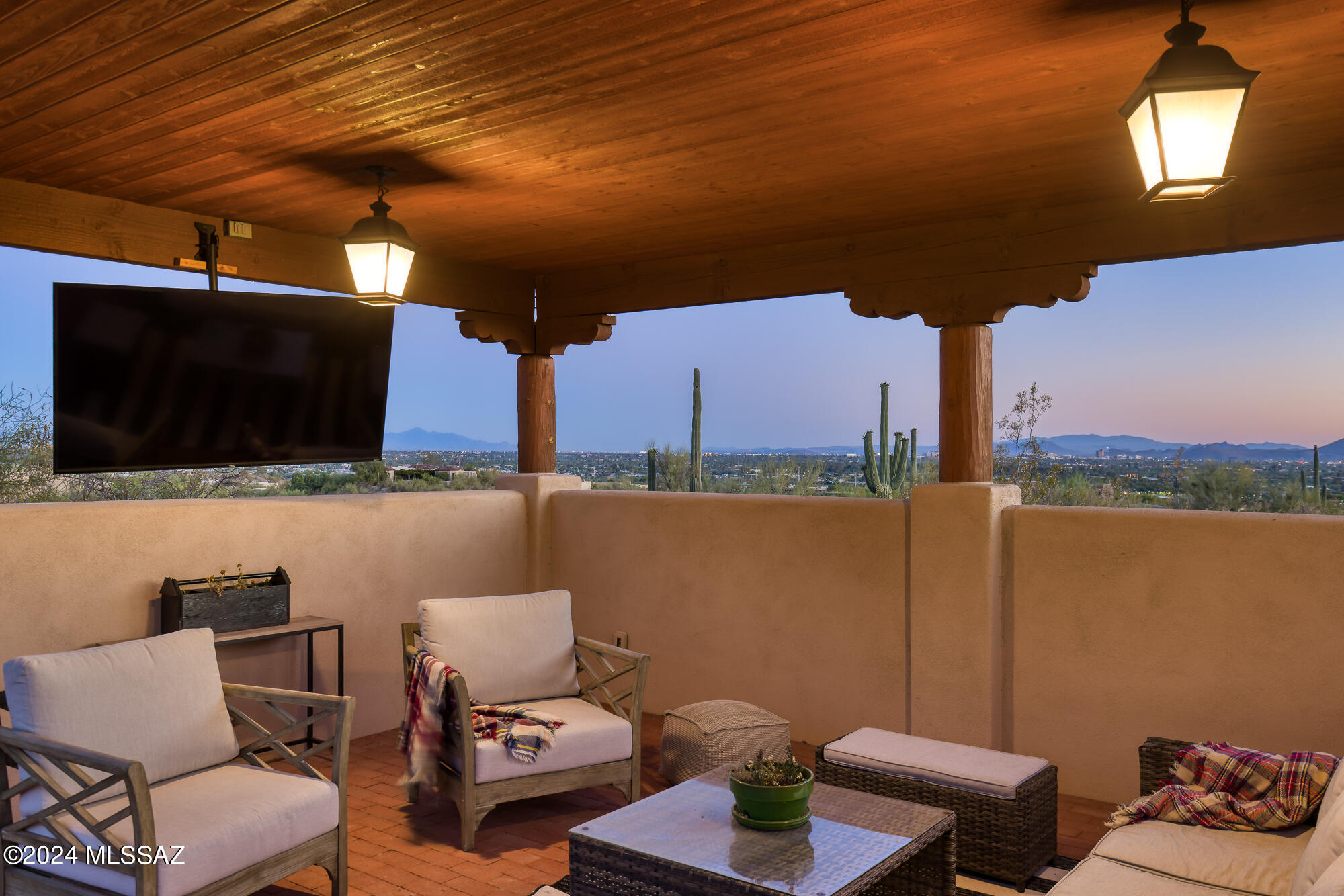 3530 E Calle Puerta De Acero