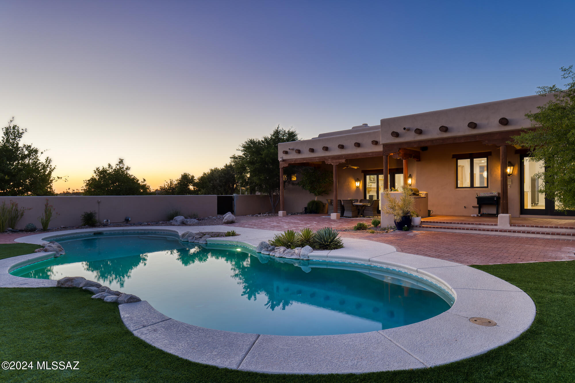 3530 E Calle Puerta De Acero