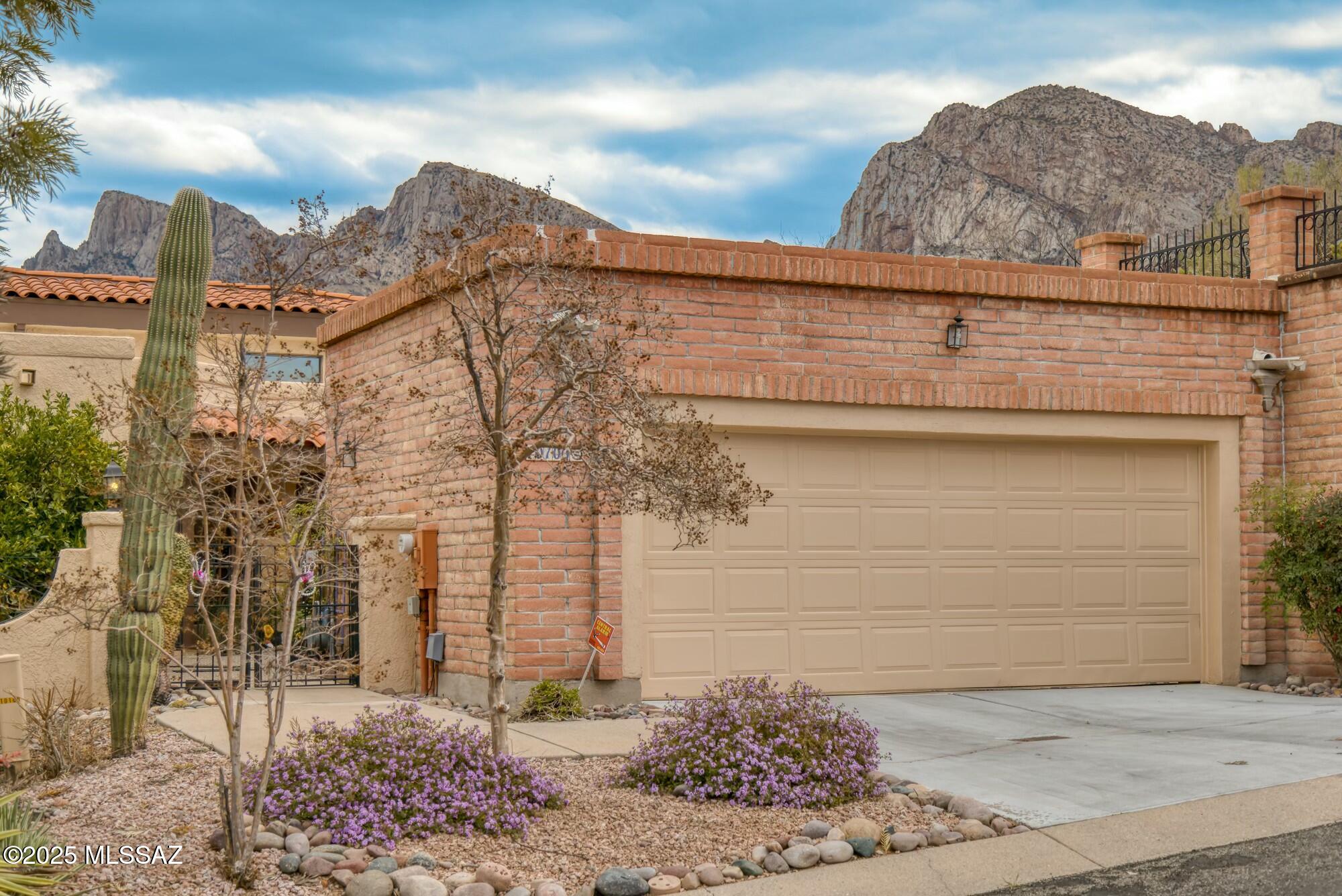 10100 N Spyglass Place