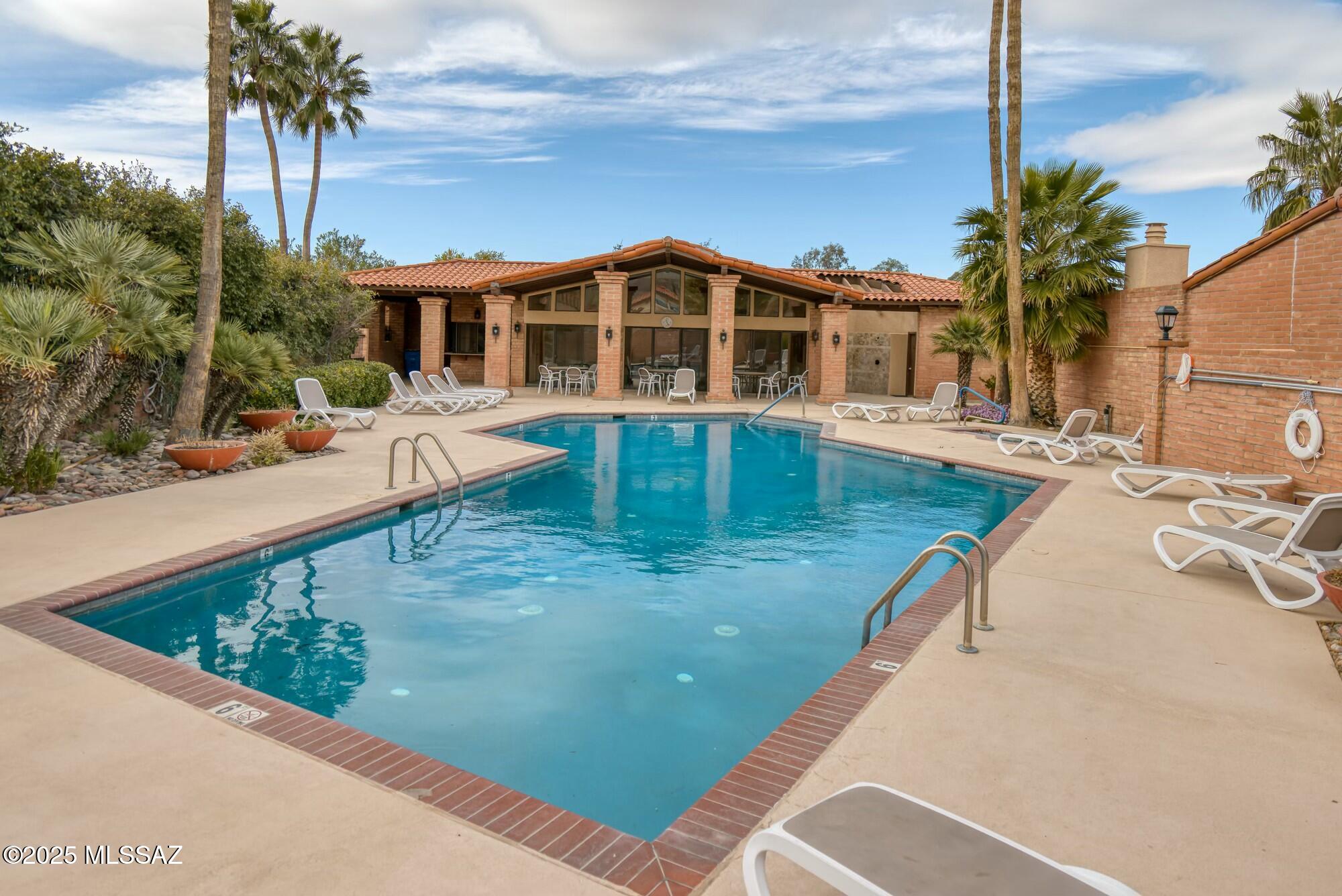 10100 N Spyglass Place