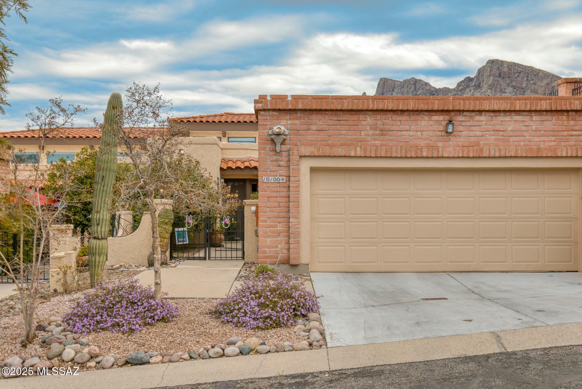 10100 N Spyglass Place