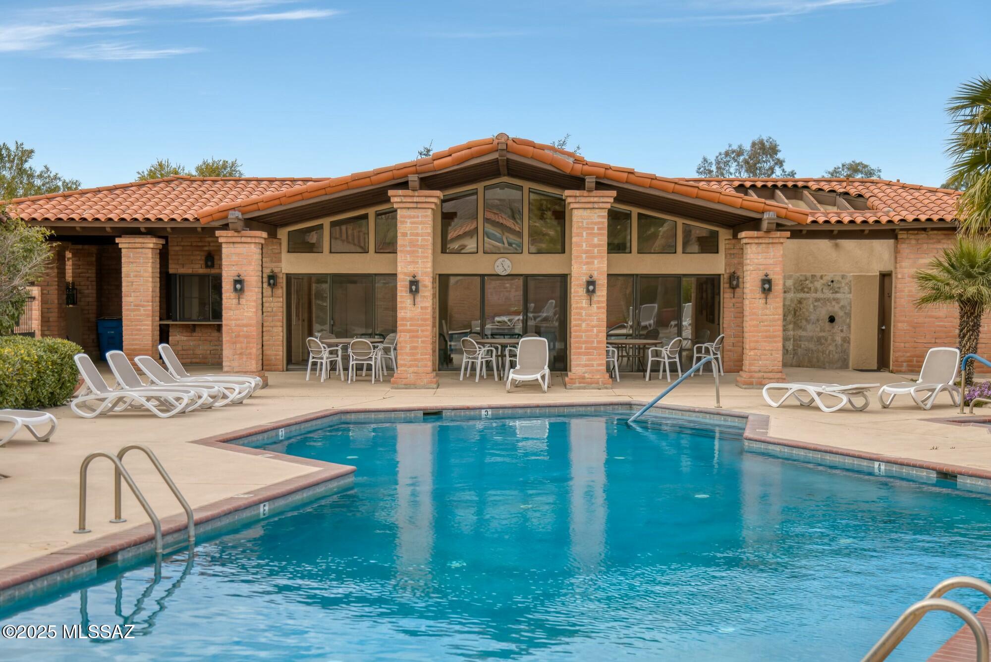 10100 N Spyglass Place