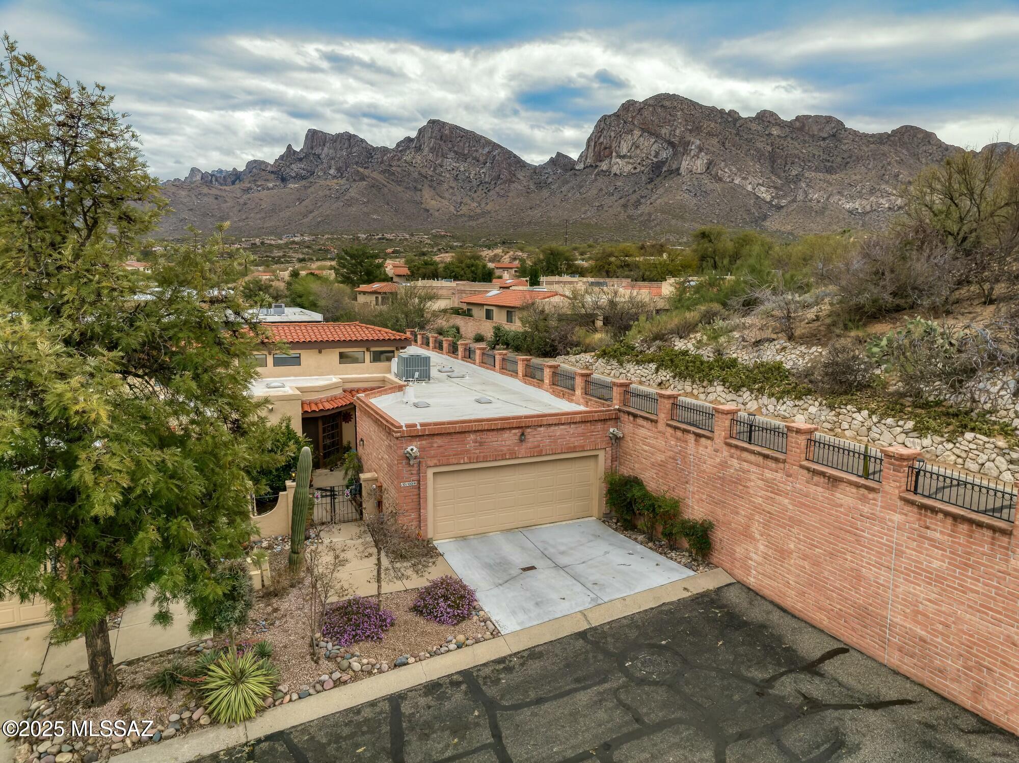 10100 N Spyglass Place