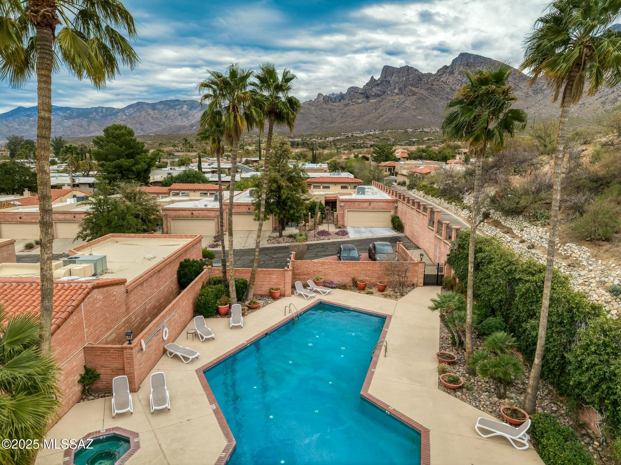 10100 N Spyglass Place