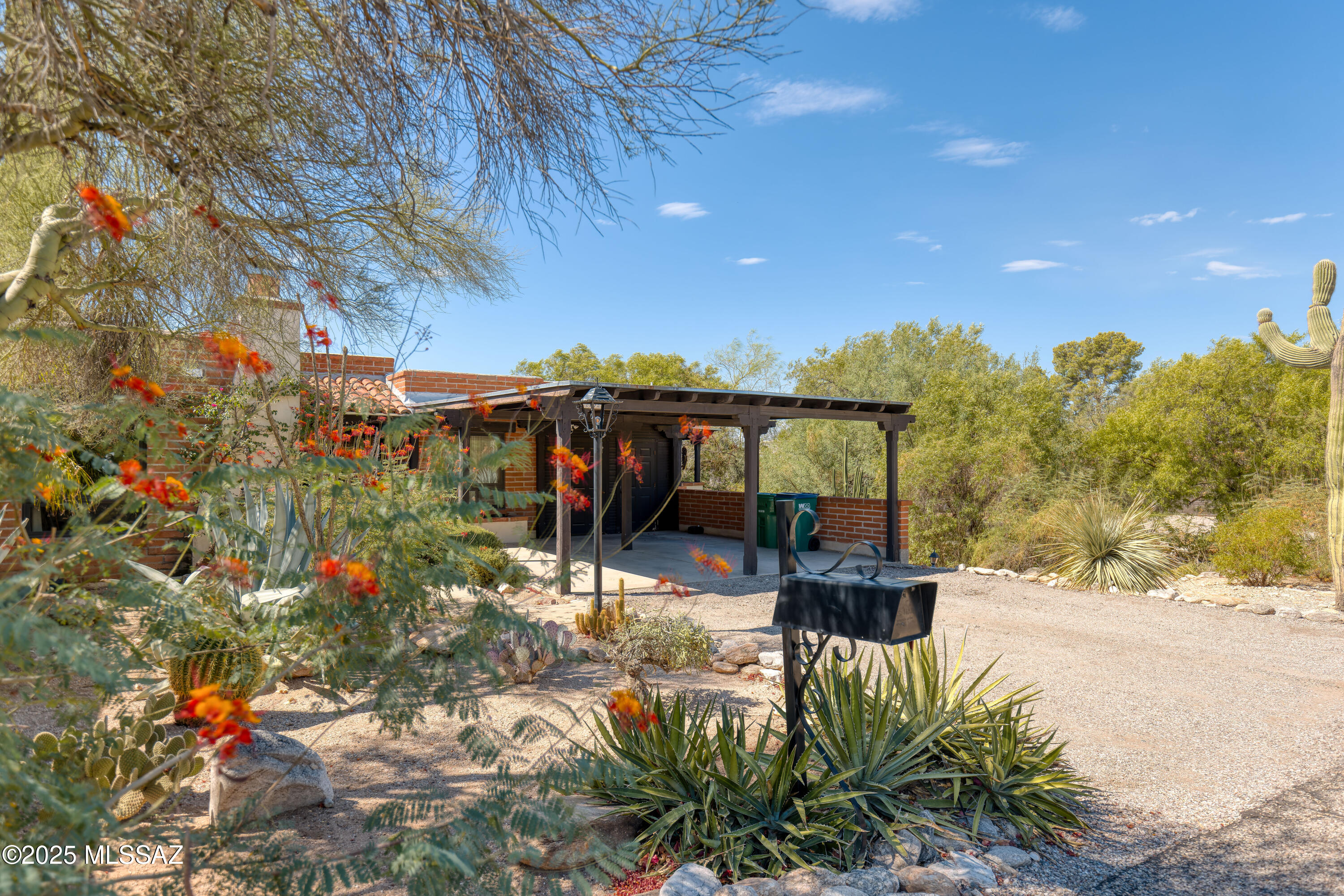 2702 N Avenida De Pueblo