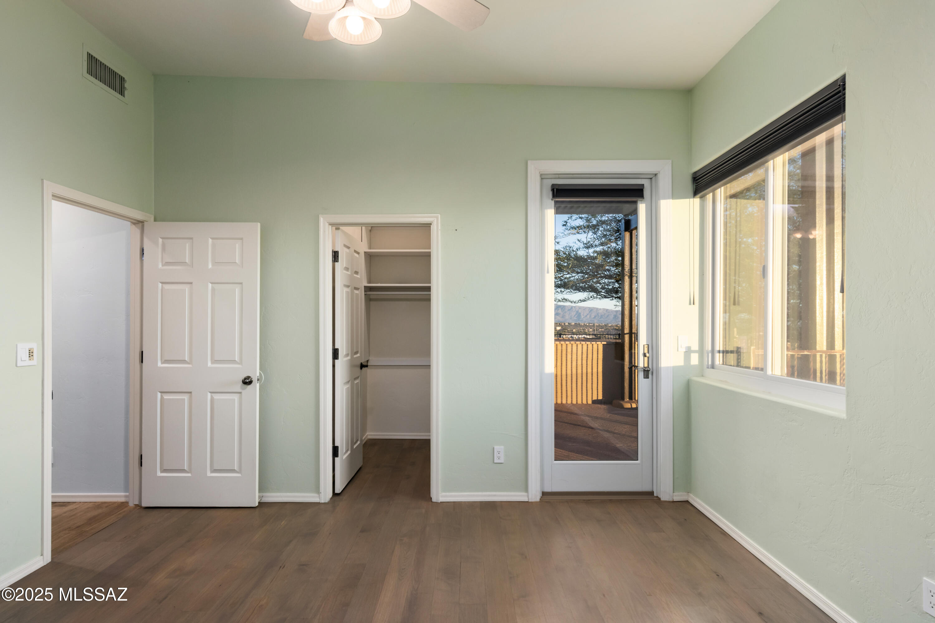 5588 E Paseo Cimarron