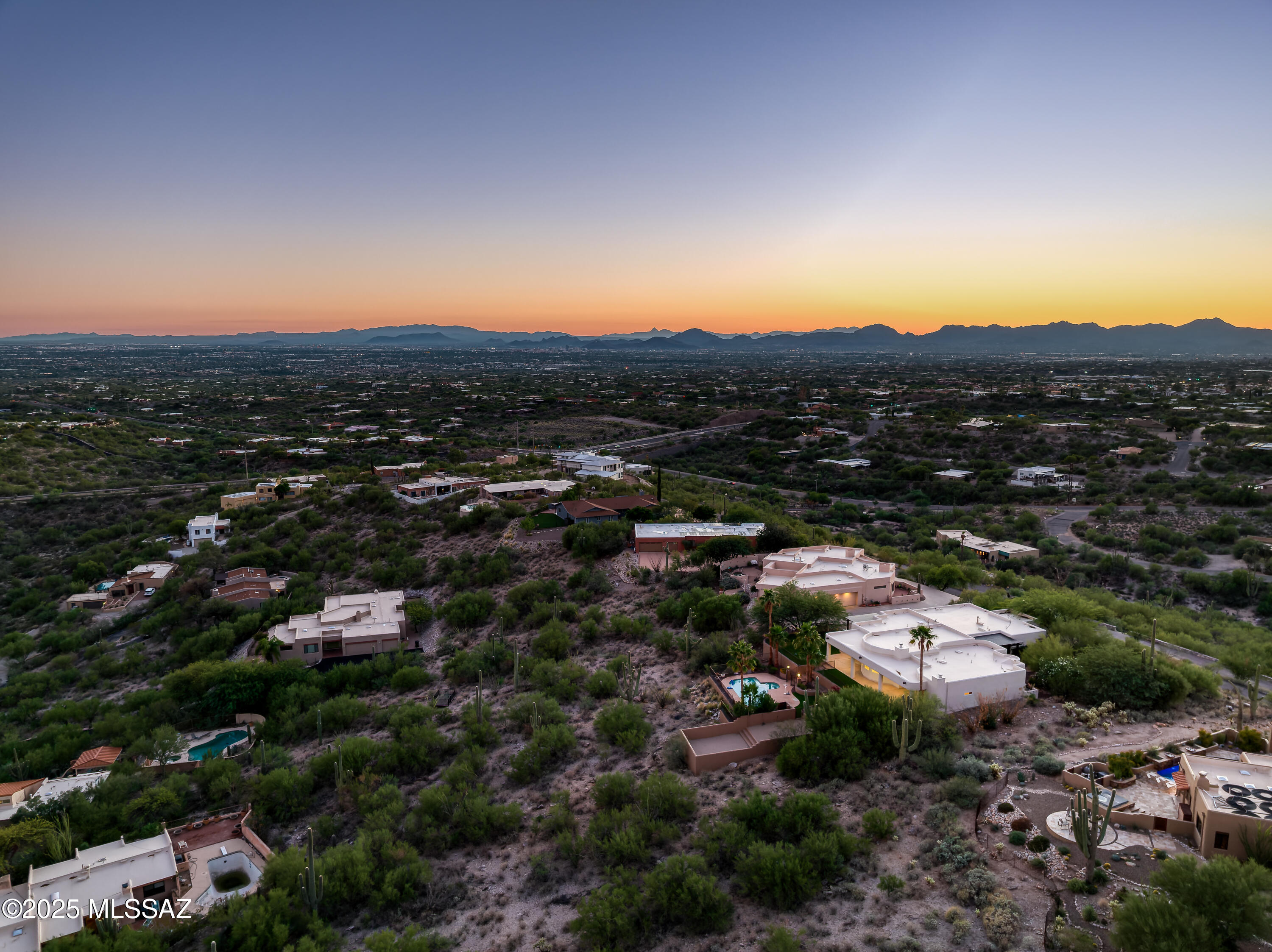 5588 E Paseo Cimarron