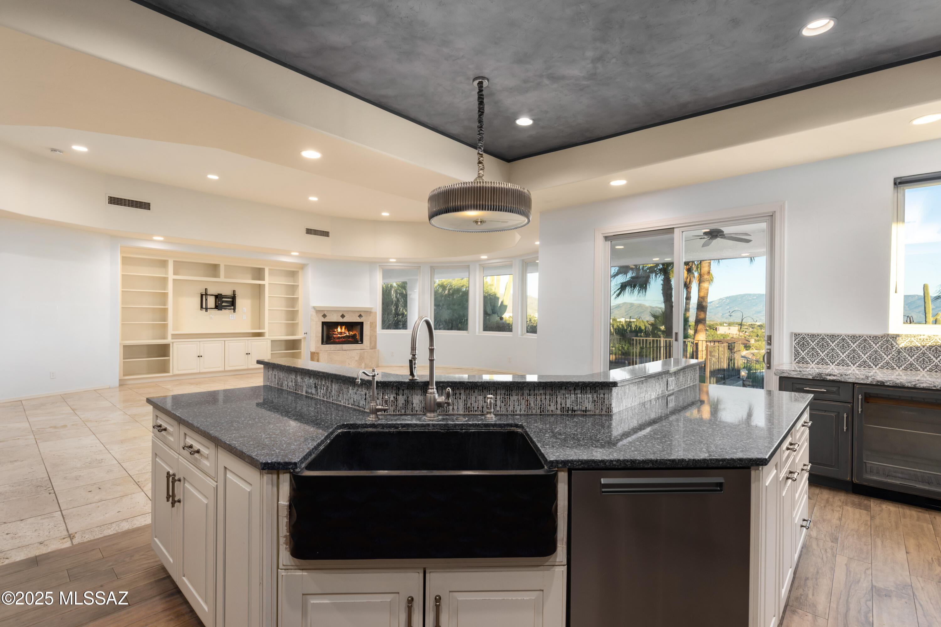 5588 E Paseo Cimarron