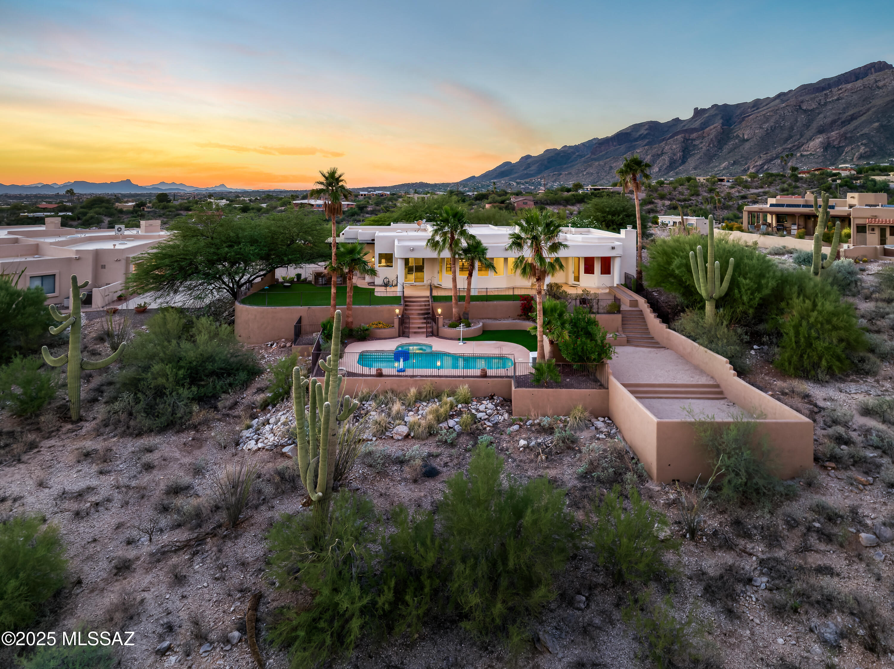 5588 E Paseo Cimarron