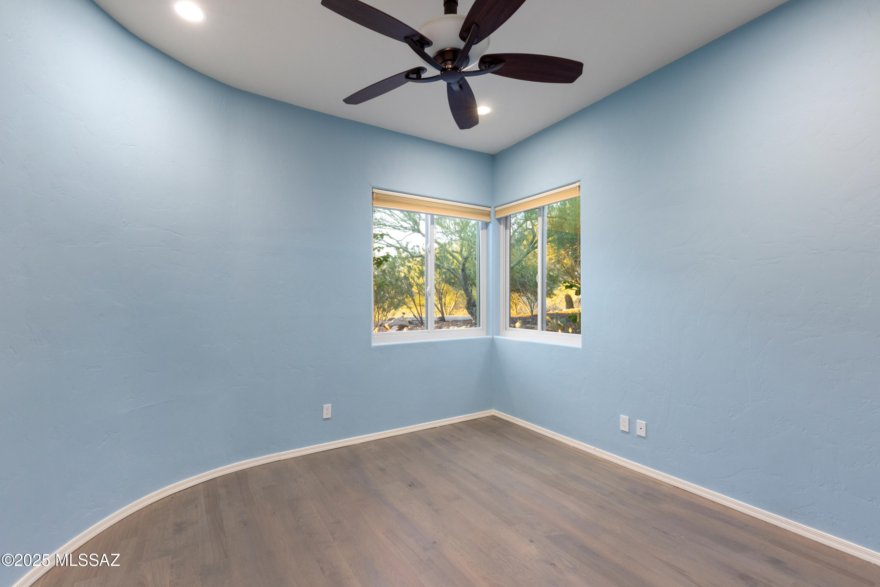 5588 E Paseo Cimarron