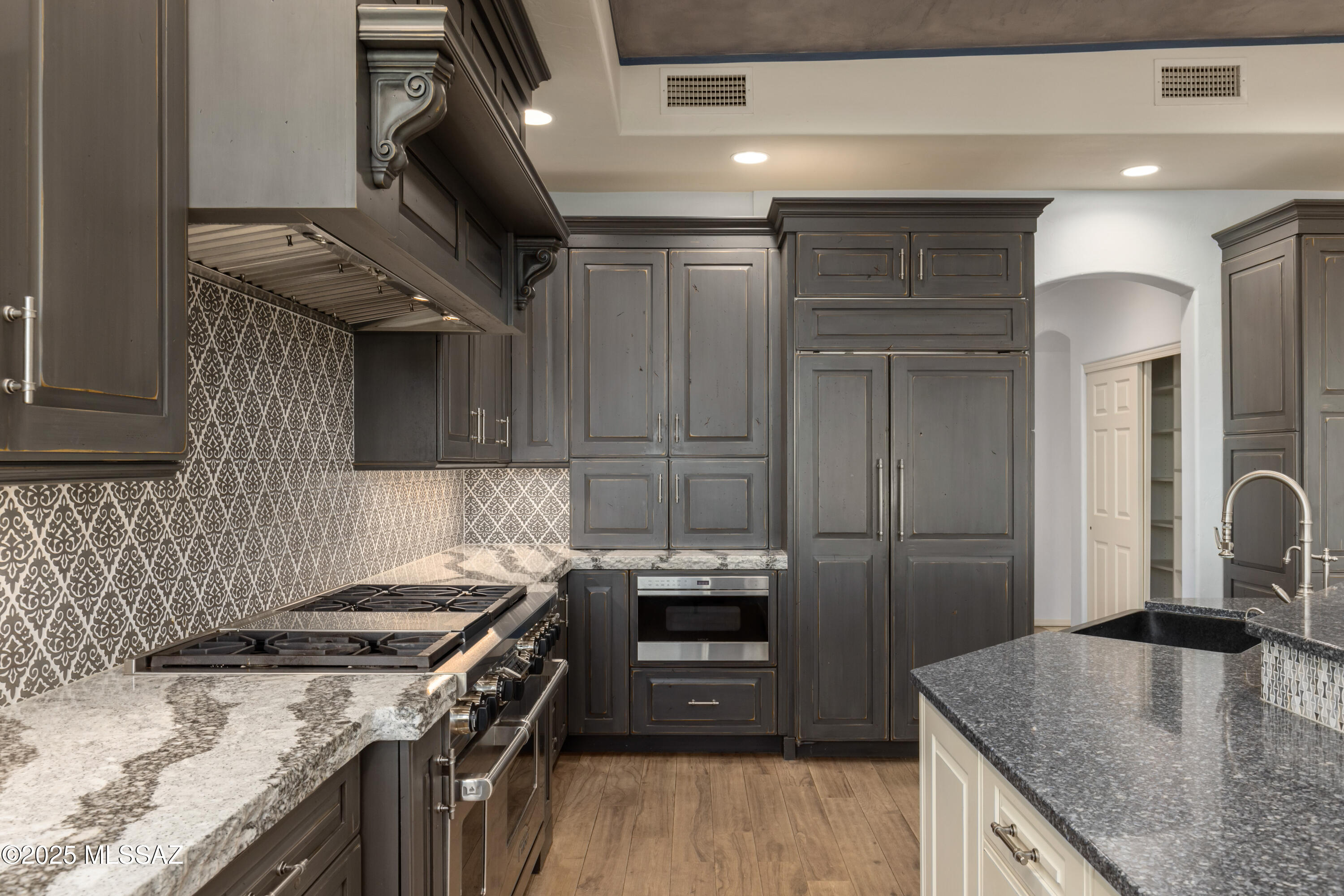 5588 E Paseo Cimarron