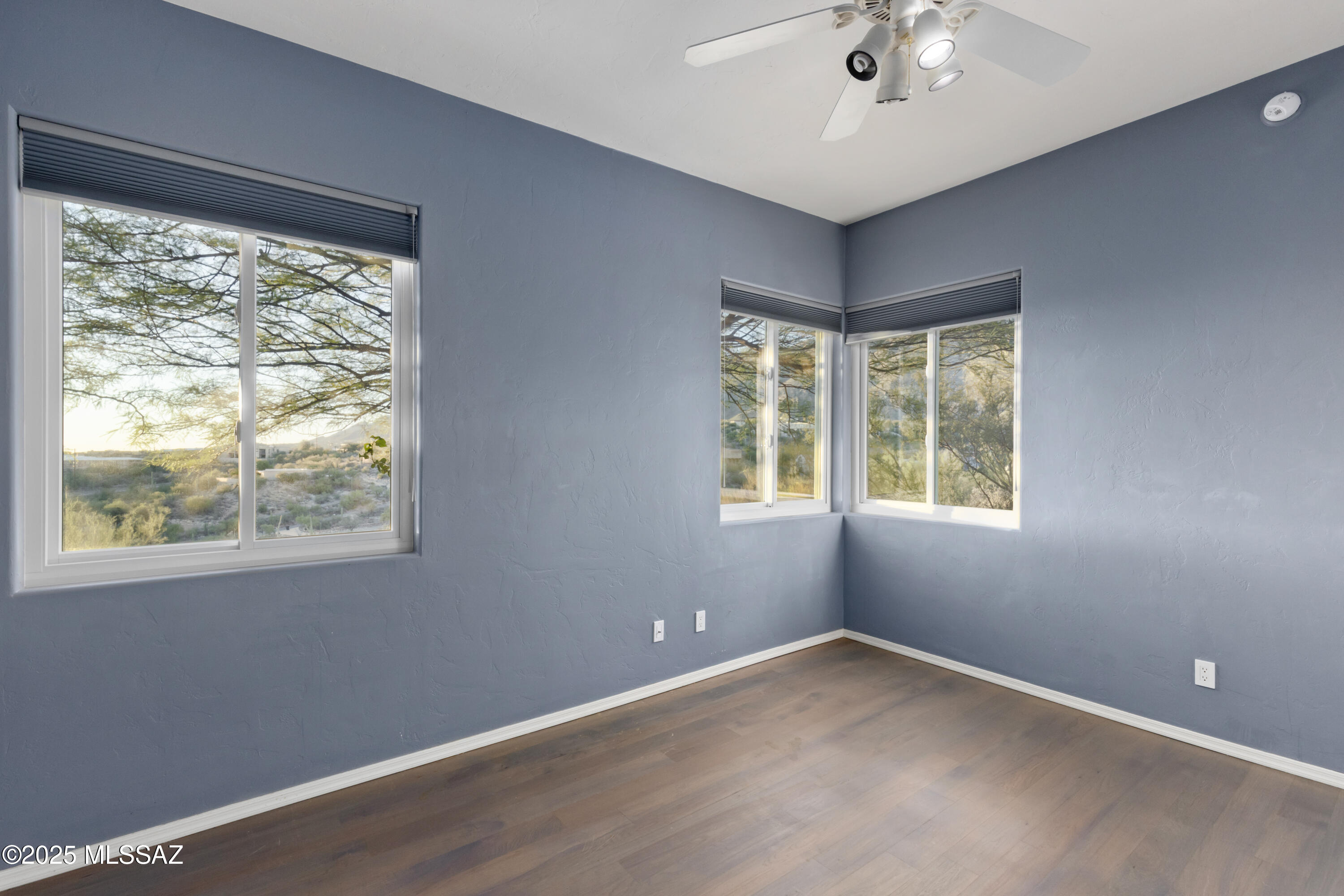 5588 E Paseo Cimarron