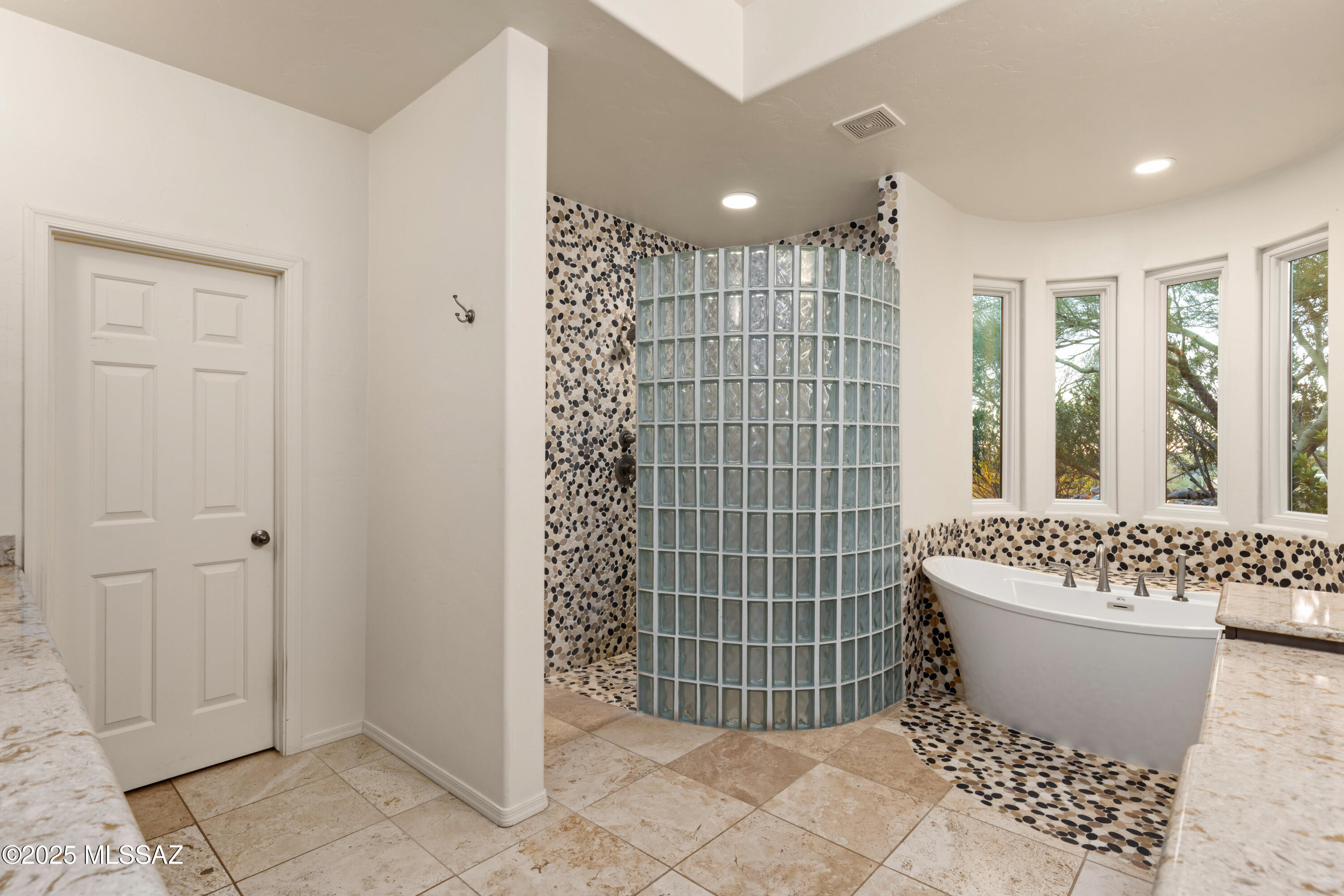 5588 E Paseo Cimarron