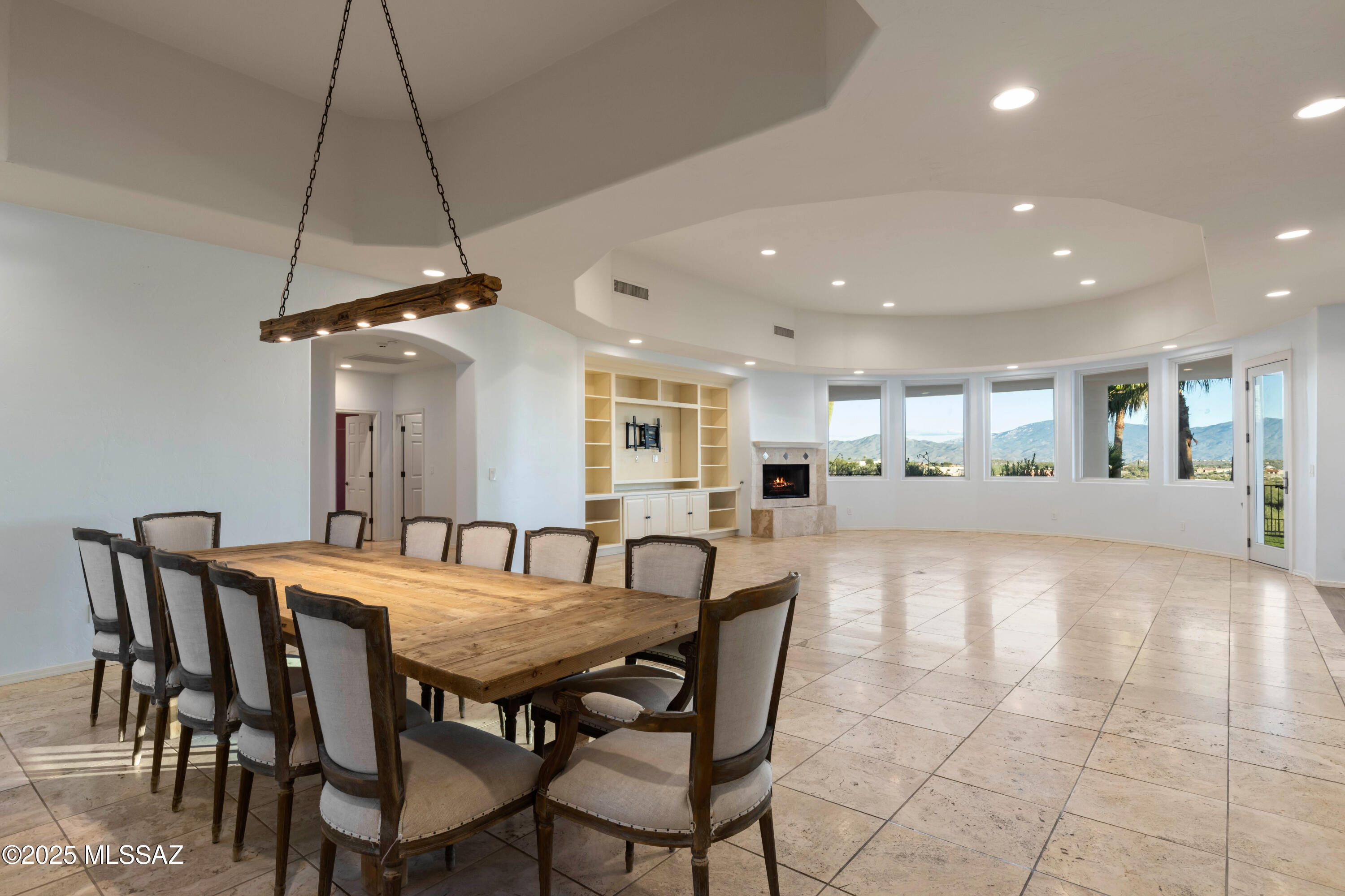 5588 E Paseo Cimarron