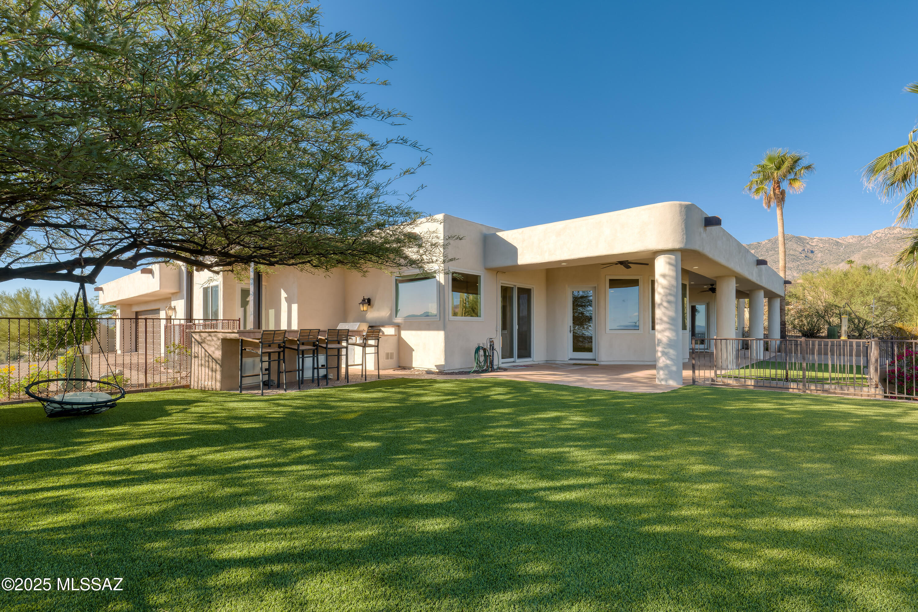 5588 E Paseo Cimarron