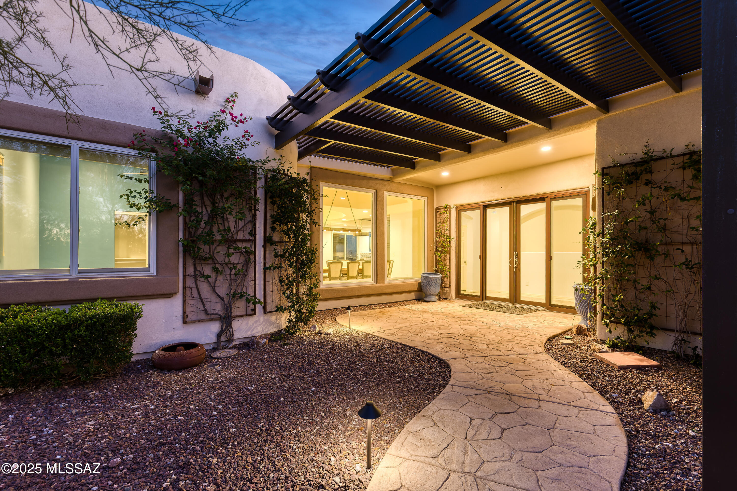 5588 E Paseo Cimarron