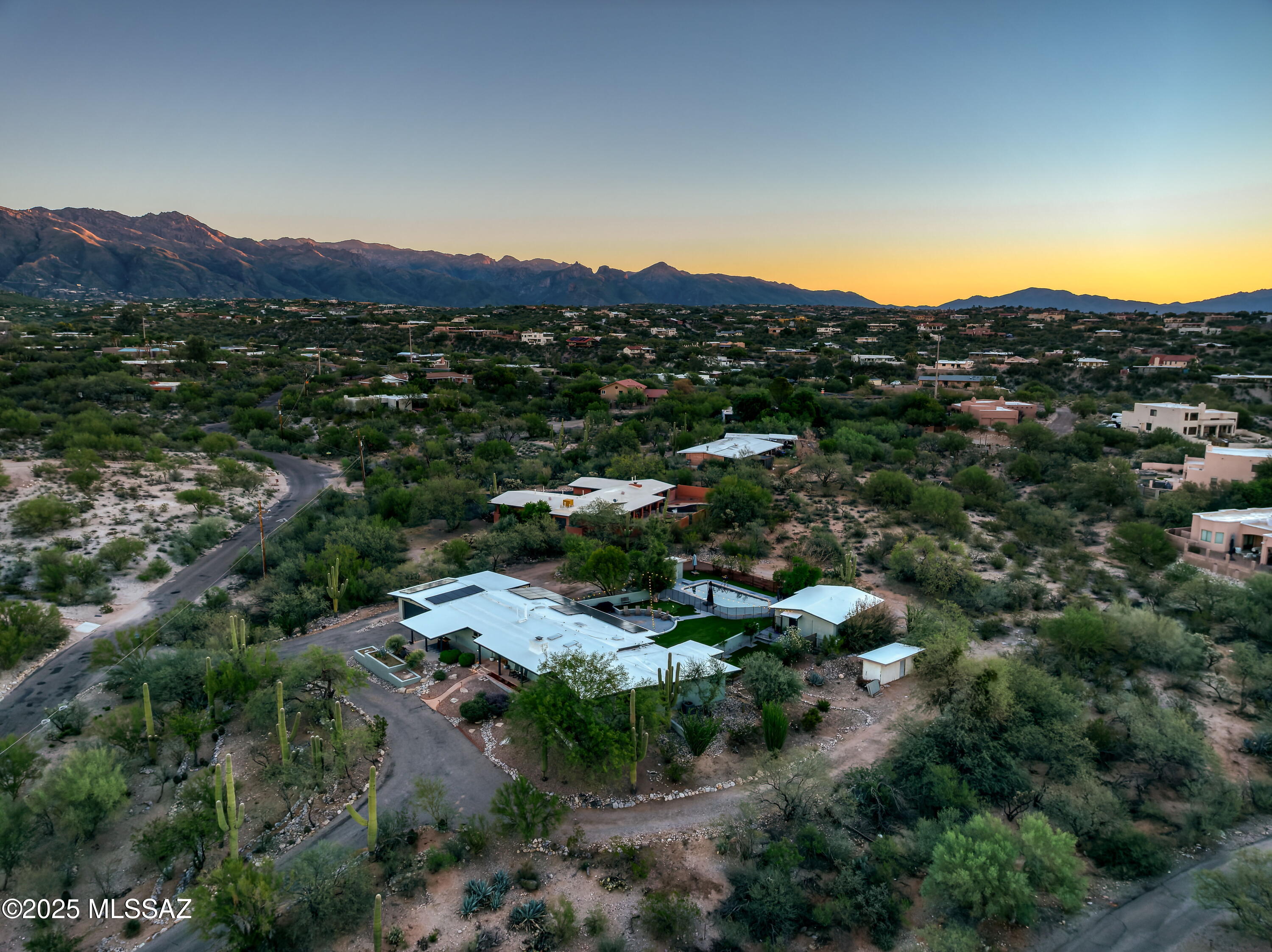 4110 N Camino Del Celador