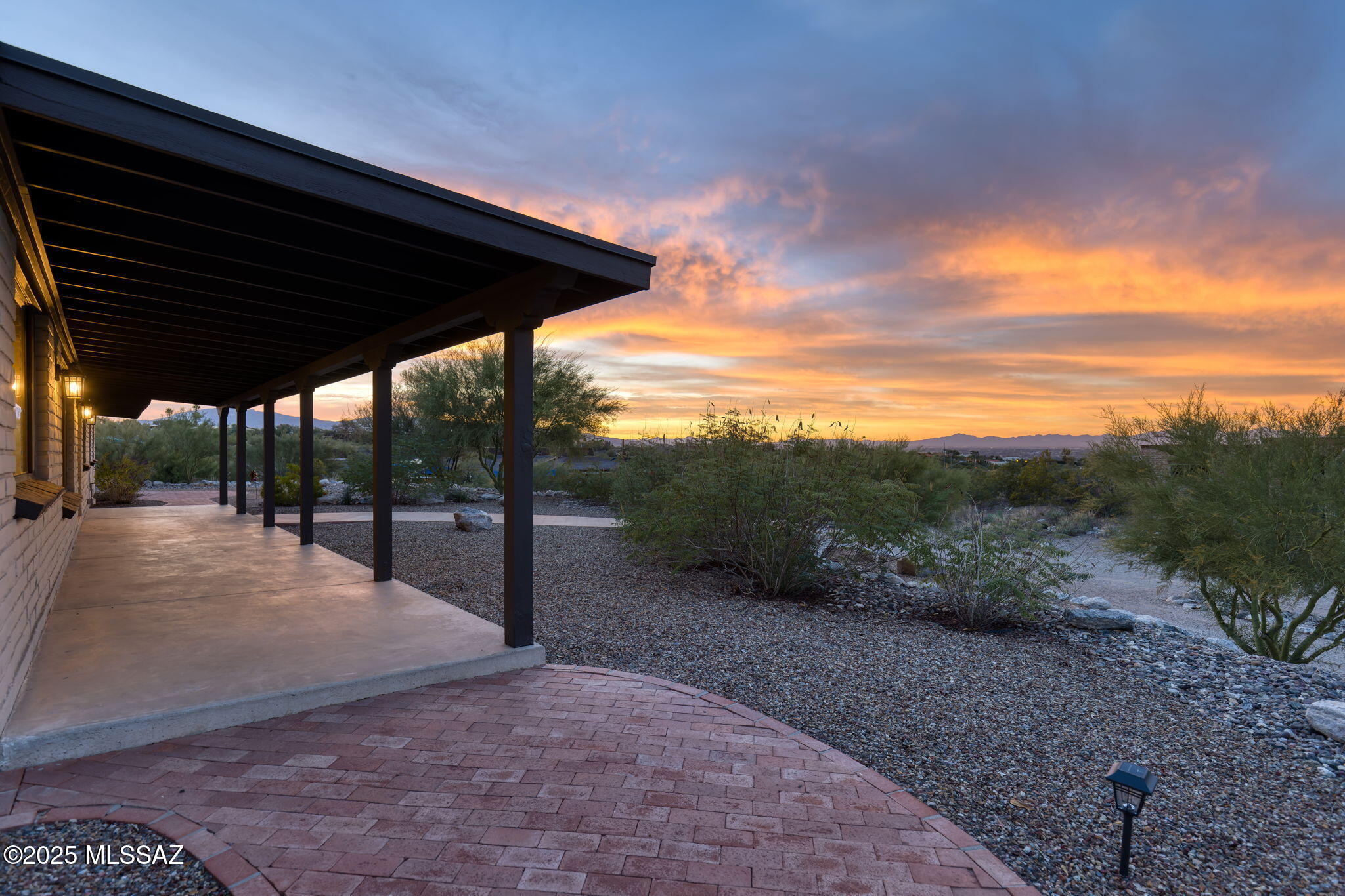 5802 N Camino Arizpe