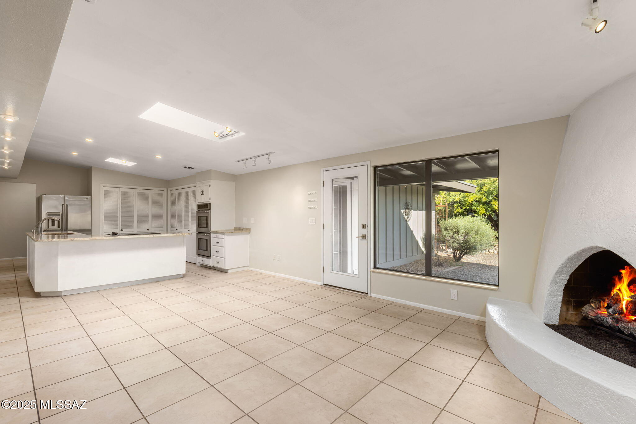 5802 N Camino Arizpe