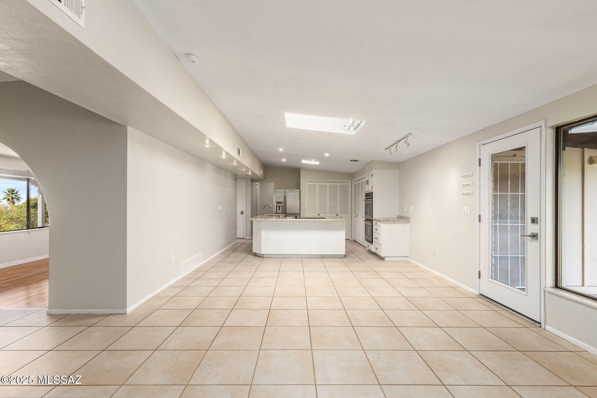 5802 N Camino Arizpe