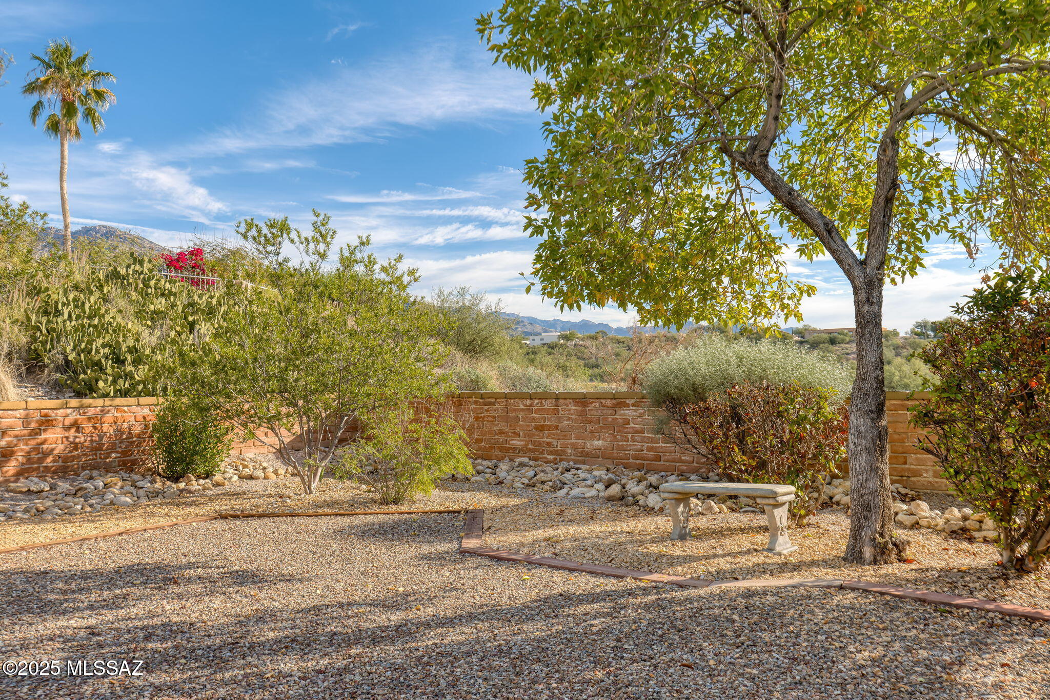 5802 N Camino Arizpe