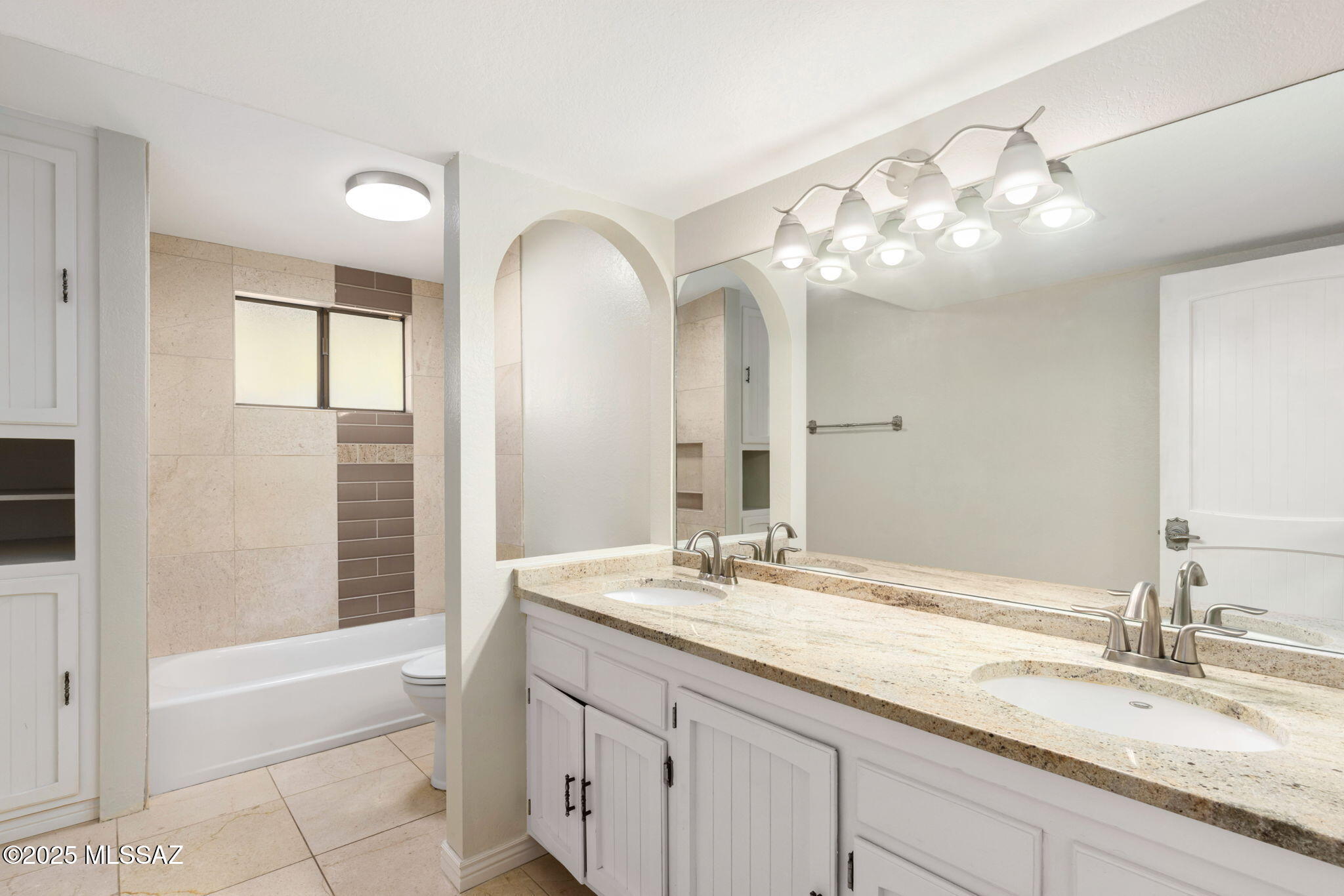 5802 N Camino Arizpe