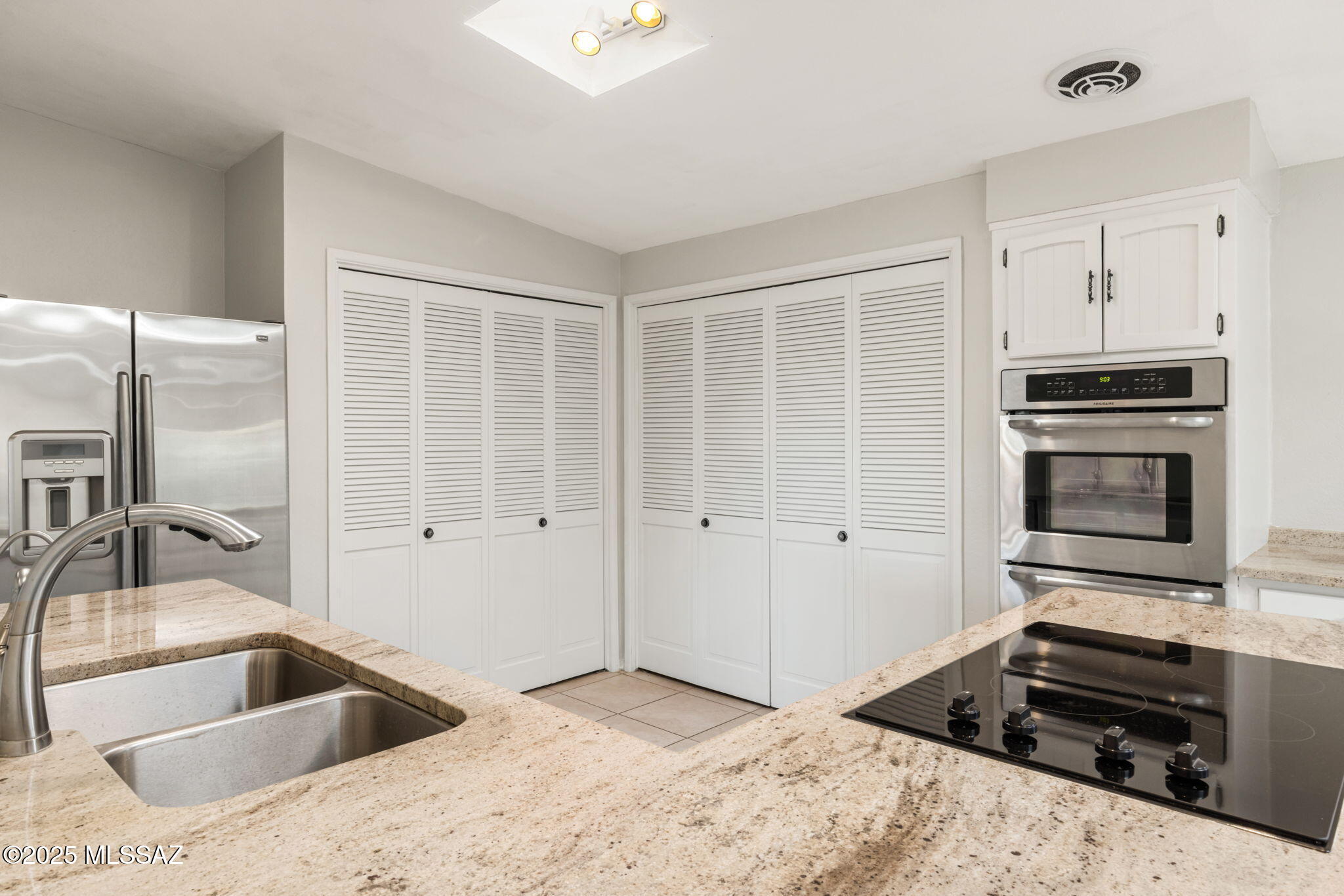 5802 N Camino Arizpe