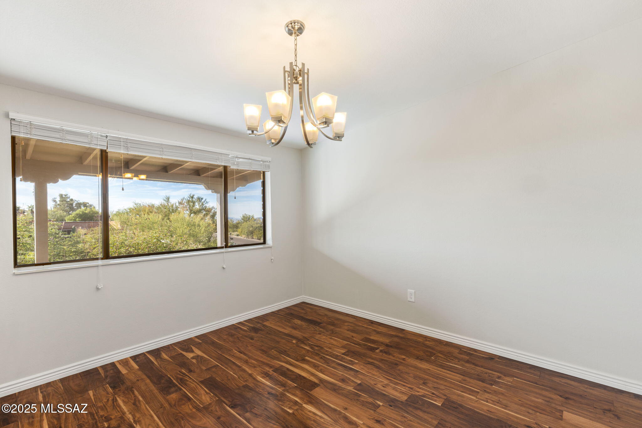 5802 N Camino Arizpe