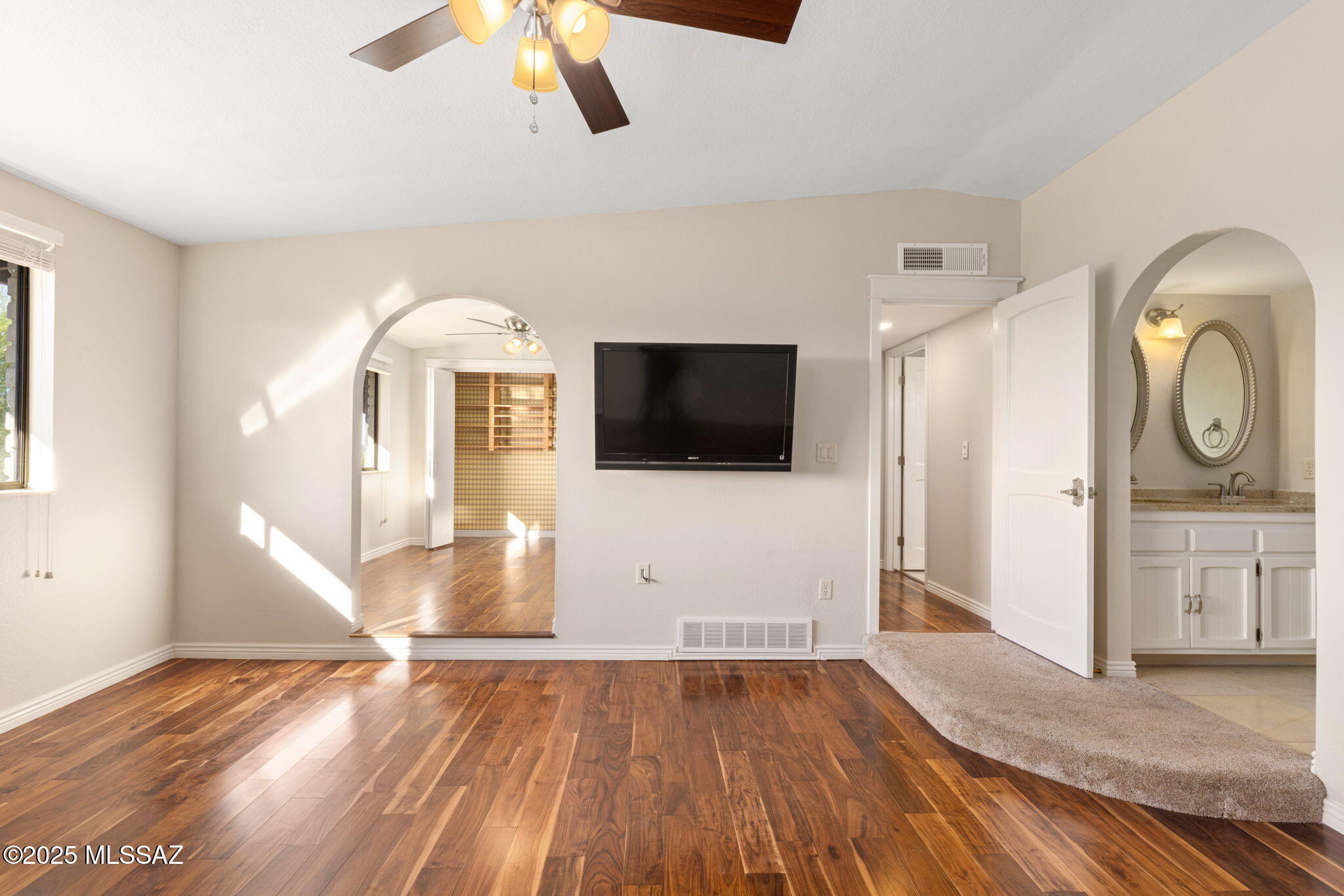 5802 N Camino Arizpe