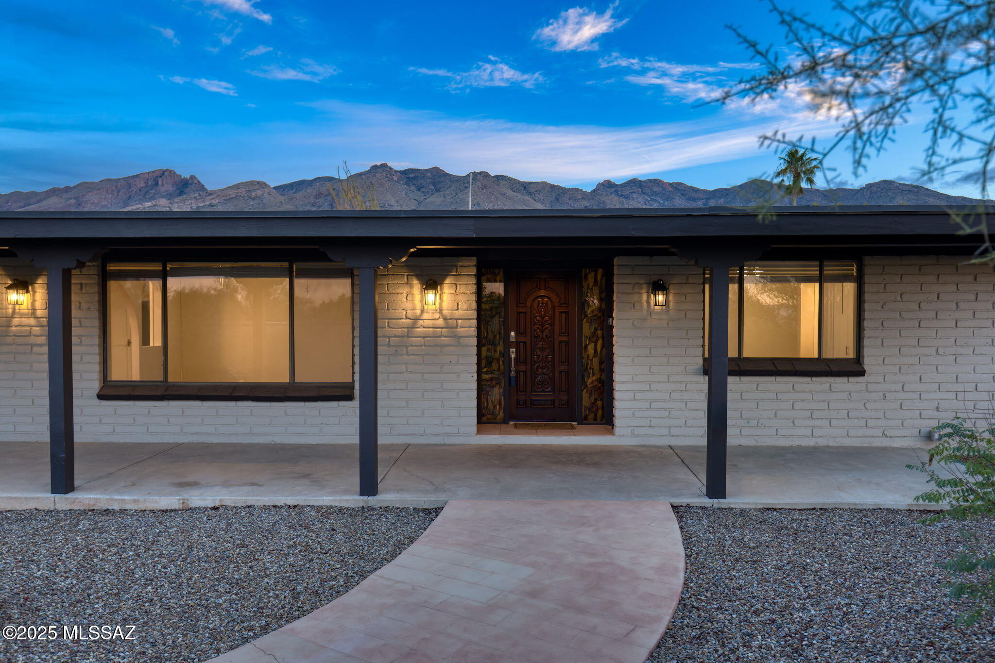 5802 N Camino Arizpe