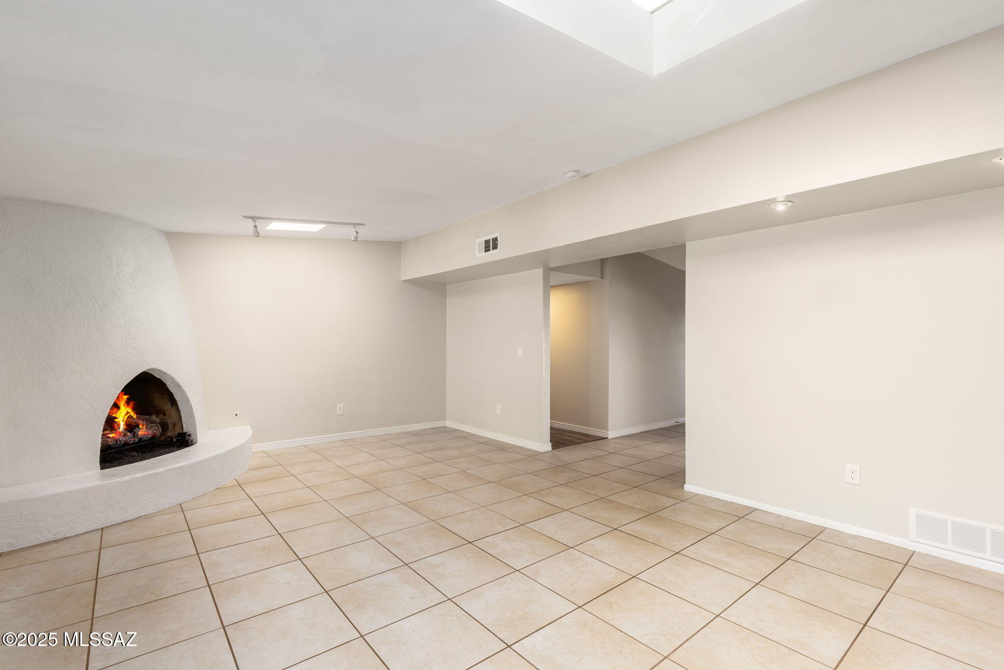 5802 N Camino Arizpe