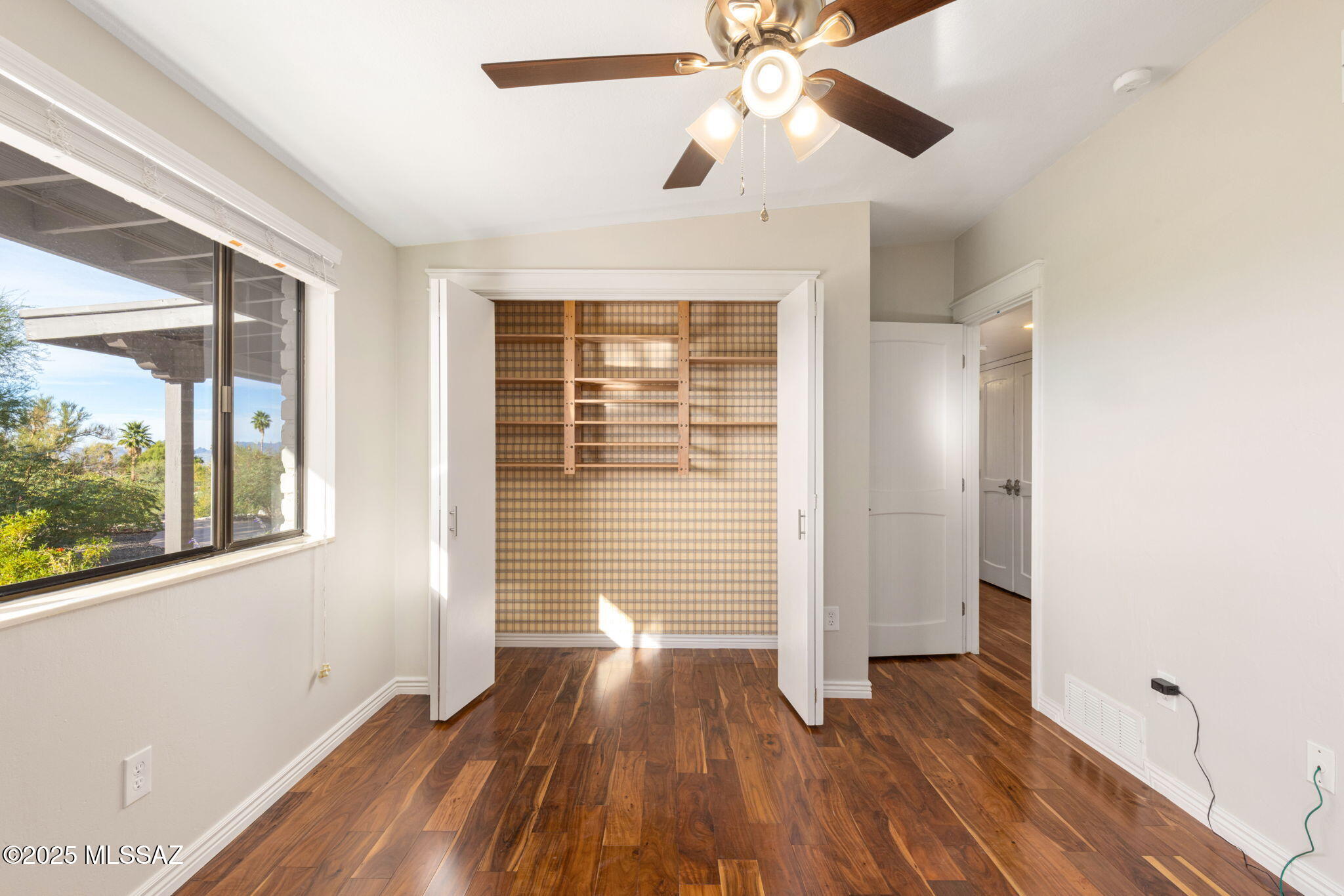 5802 N Camino Arizpe