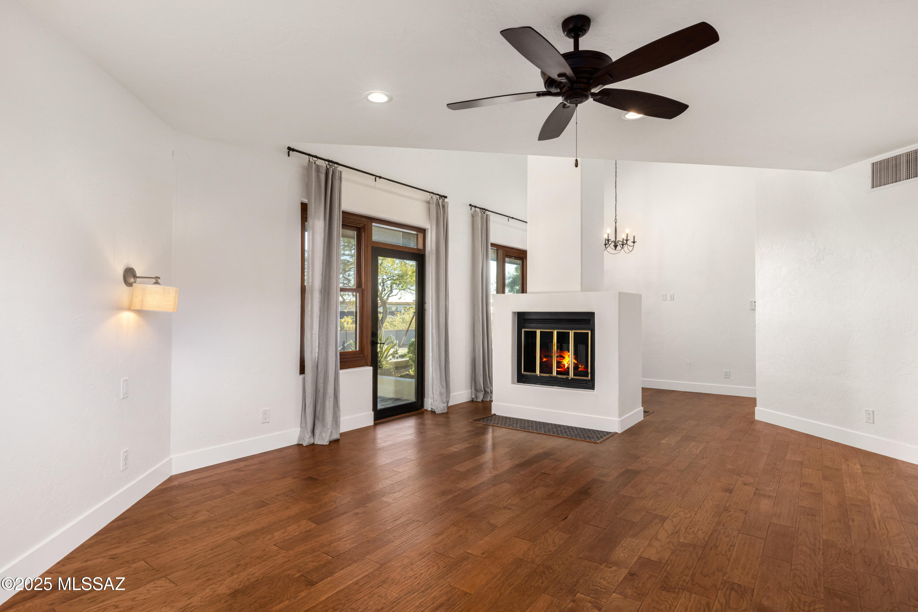 4740 N Hacienda Del Sol Road