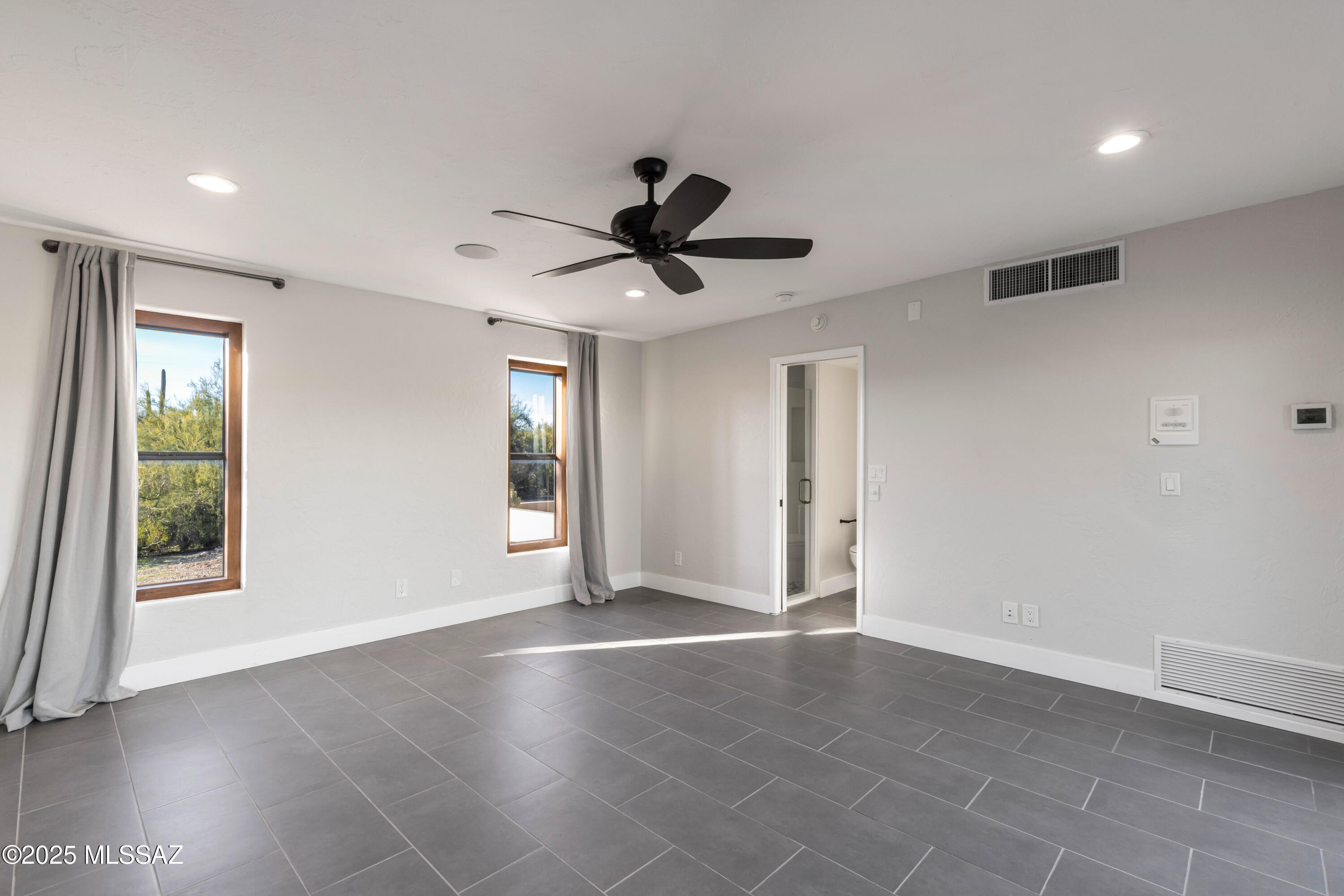 4740 N Hacienda Del Sol Road