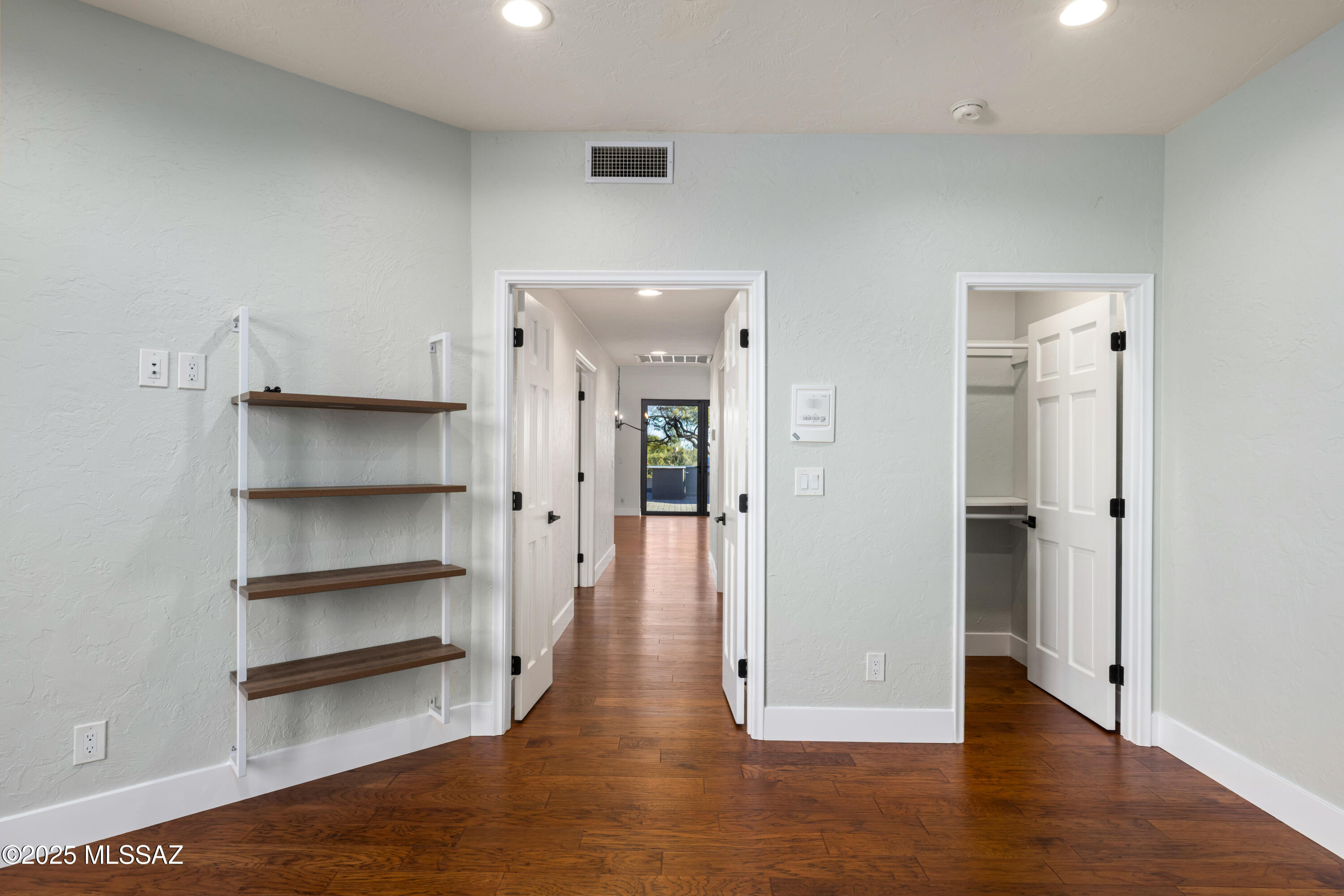 4740 N Hacienda Del Sol Road