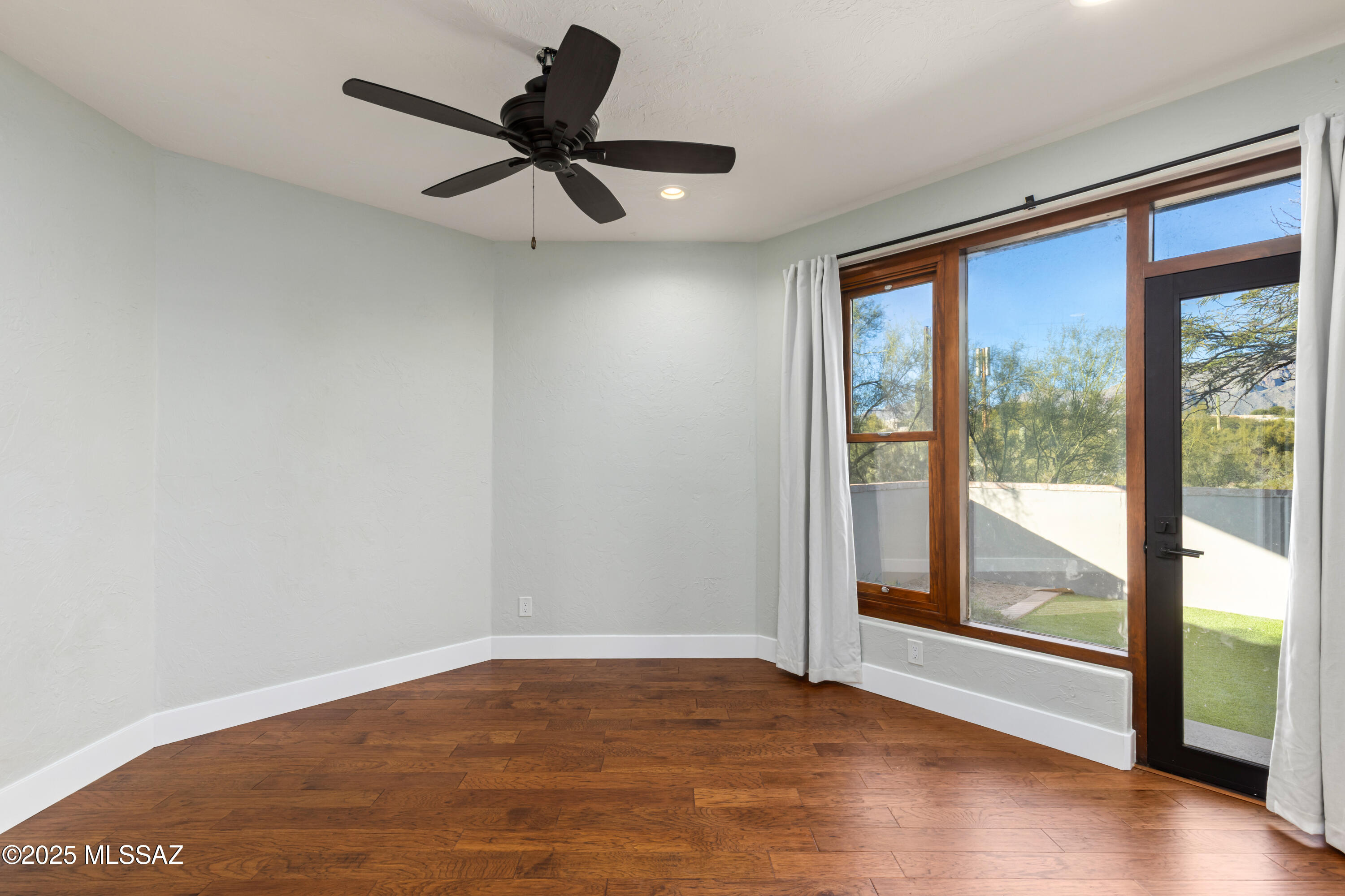 4740 N Hacienda Del Sol Road